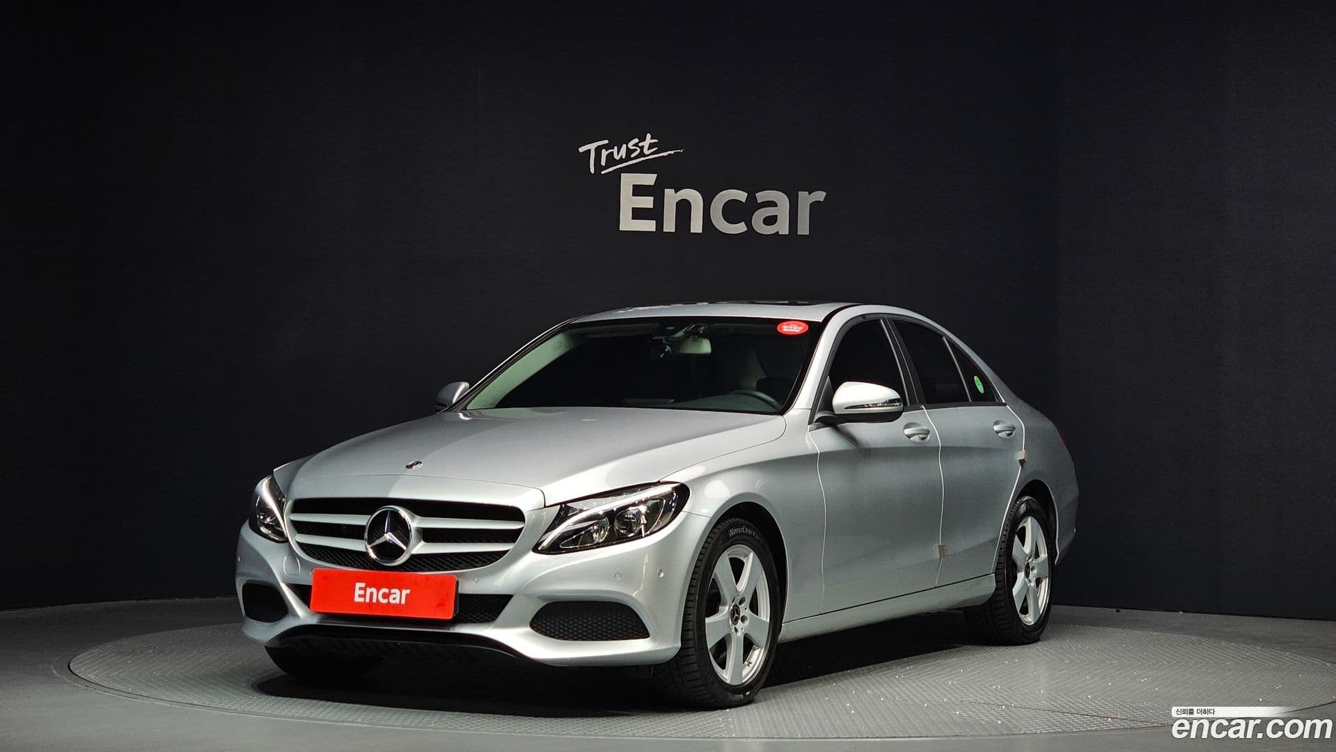 Main__Slider__Photo:C-Class Mercedes-Benz 2018.2-0