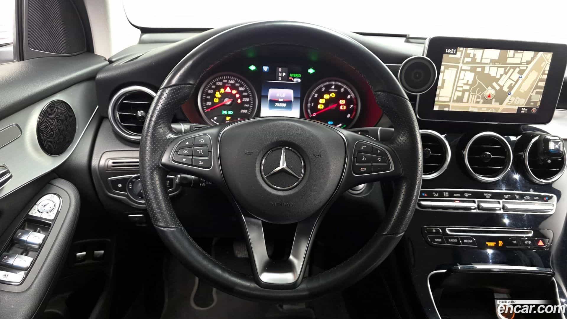 GLC-Class Mercedes-Benz 2018.10-OPTION-017