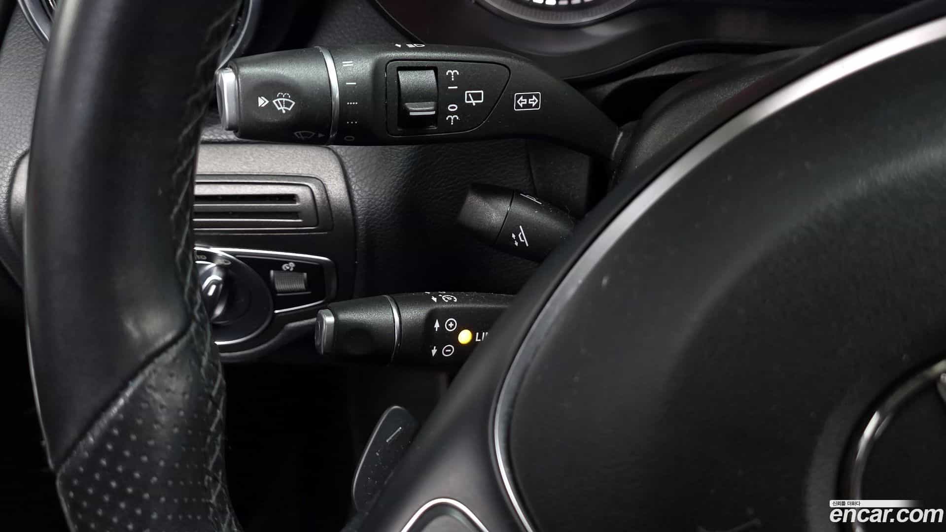 GLC-Class Mercedes-Benz 2018.10-OPTION-020