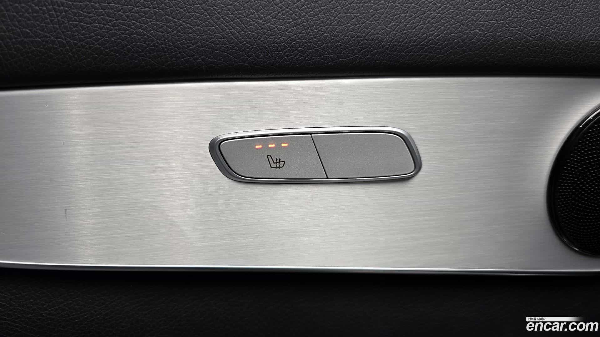GLC-Class Mercedes-Benz 2018.10-OPTION-023