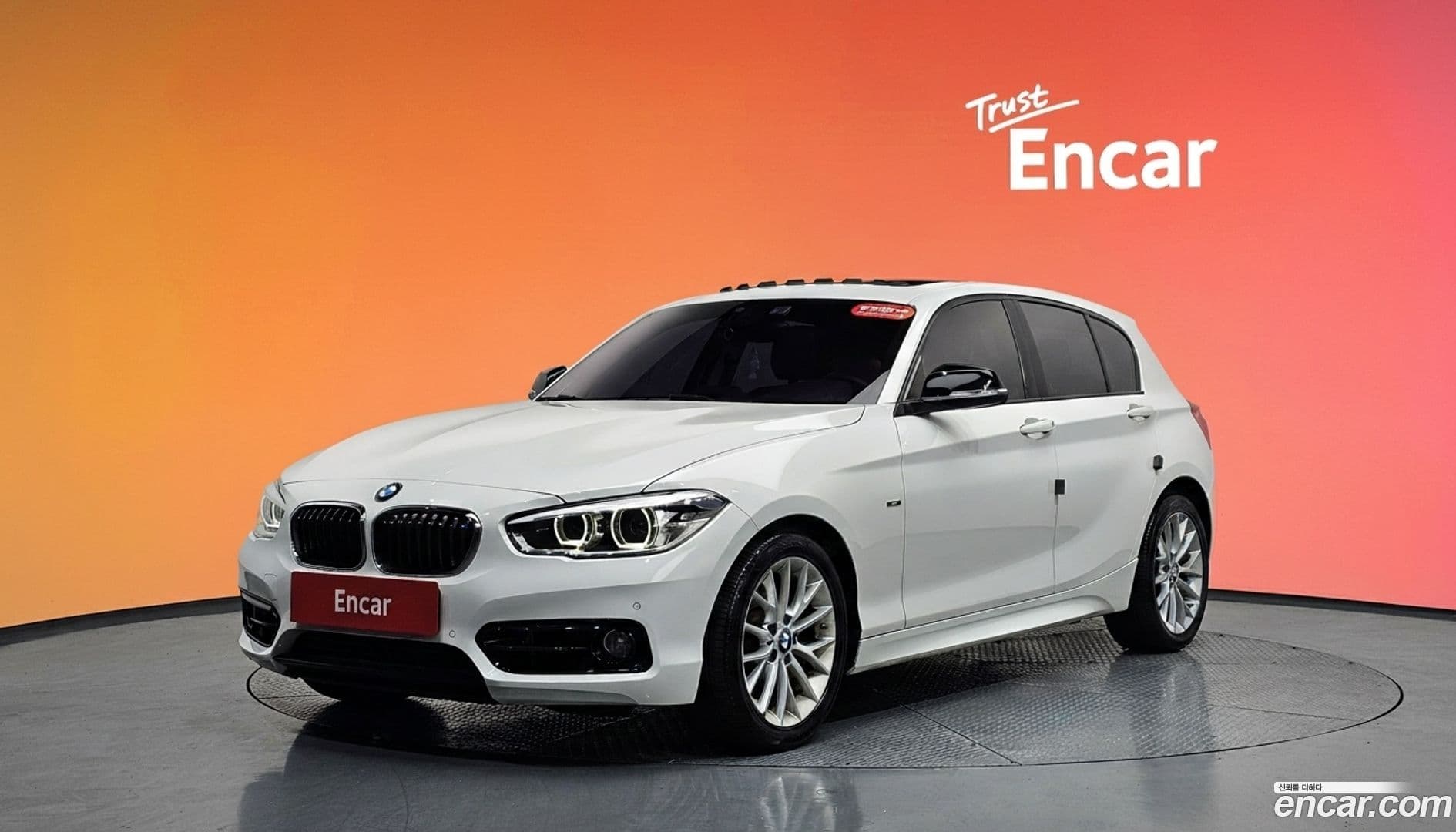 Main__Slider__Photo:1-Series BMW 2015.6-0