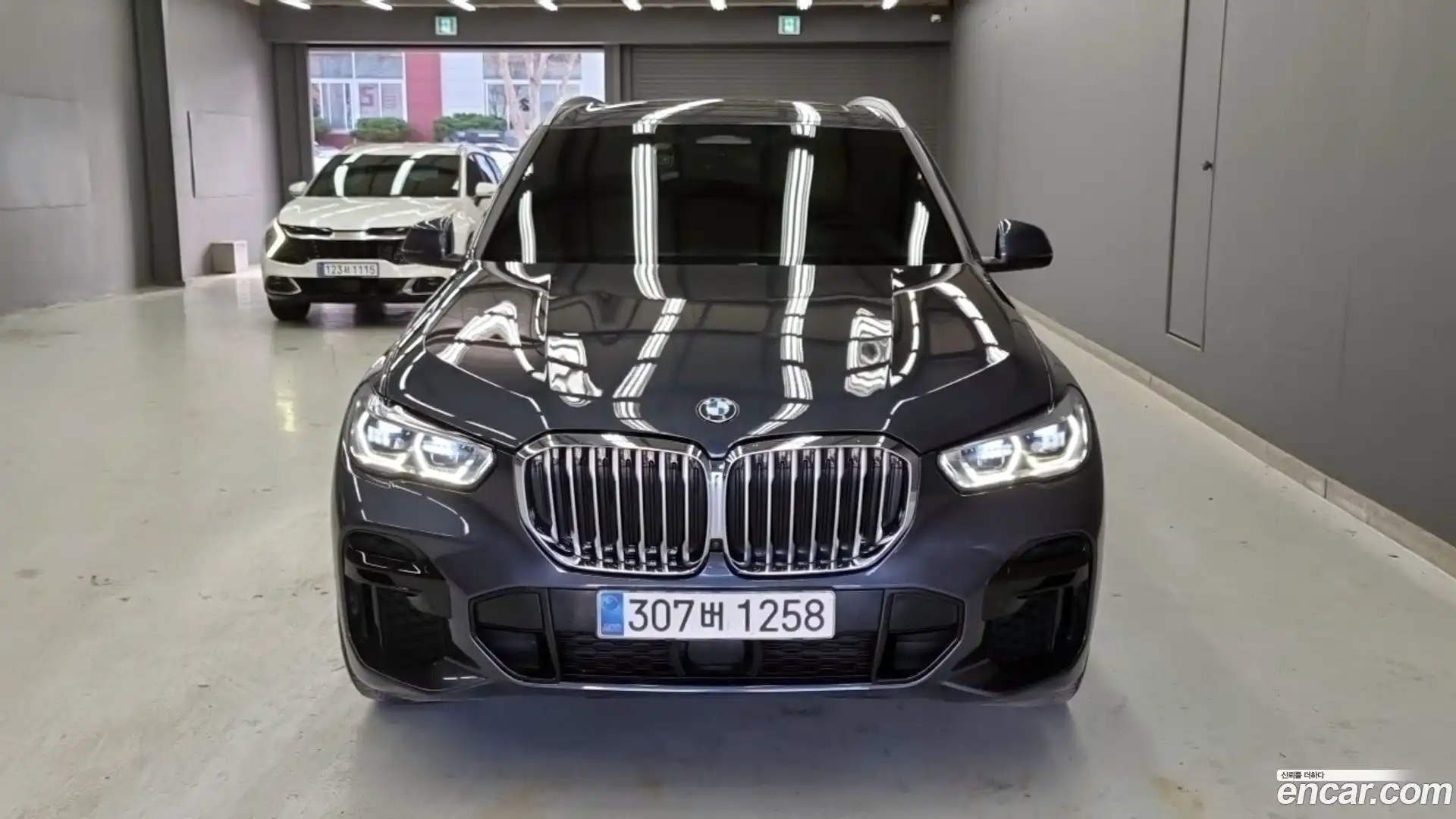 X5 BMW 2022.10-OUTER-001