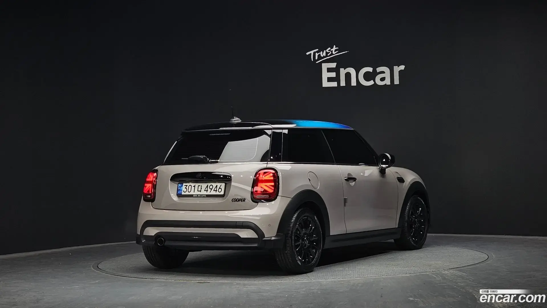 Main__Slider__Photo:Cooper Mini 2021.8-1
