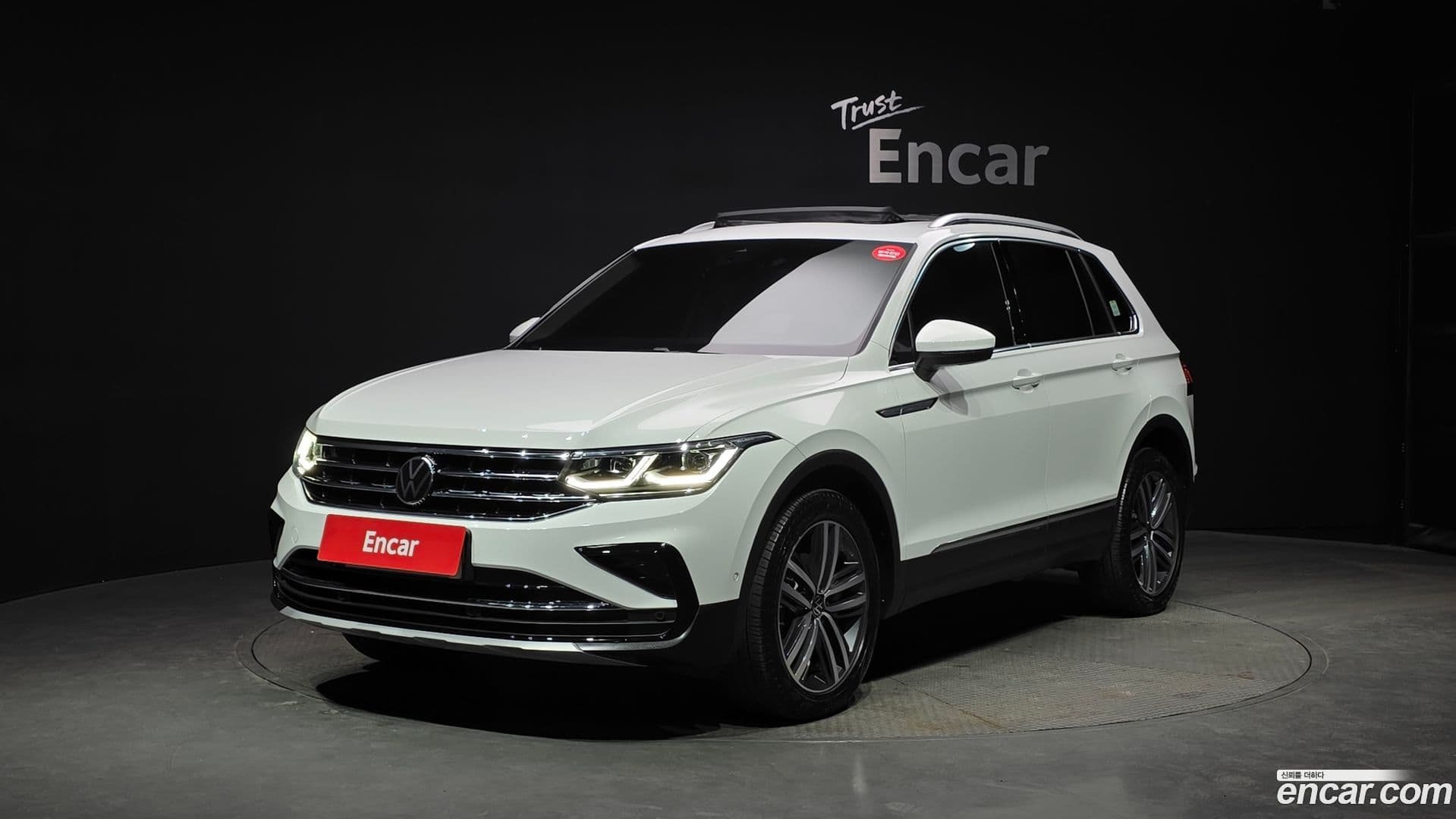 Main__Slider__Photo:Tiguan Volkswagen 2022.11-0