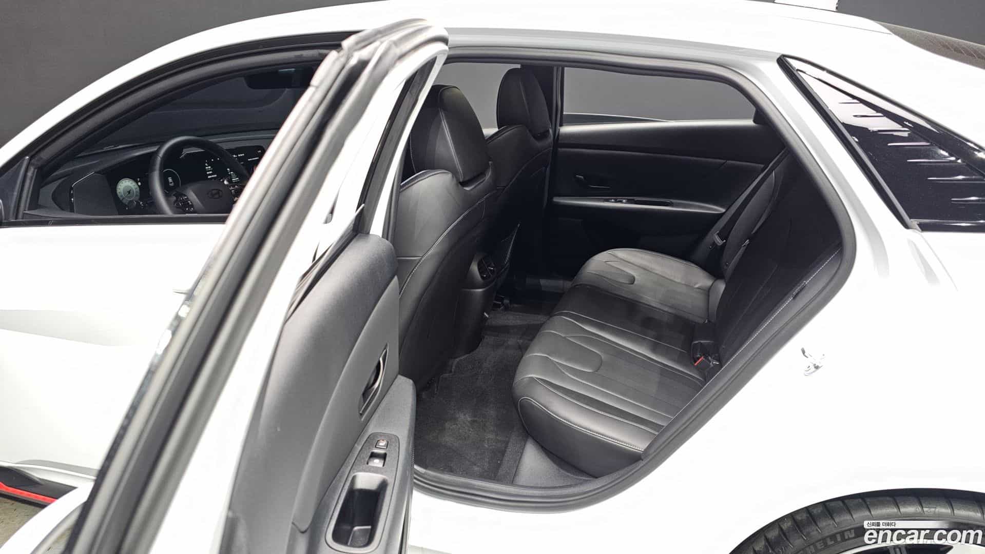AVANTE Hyundai 2025.7-OPTION-017