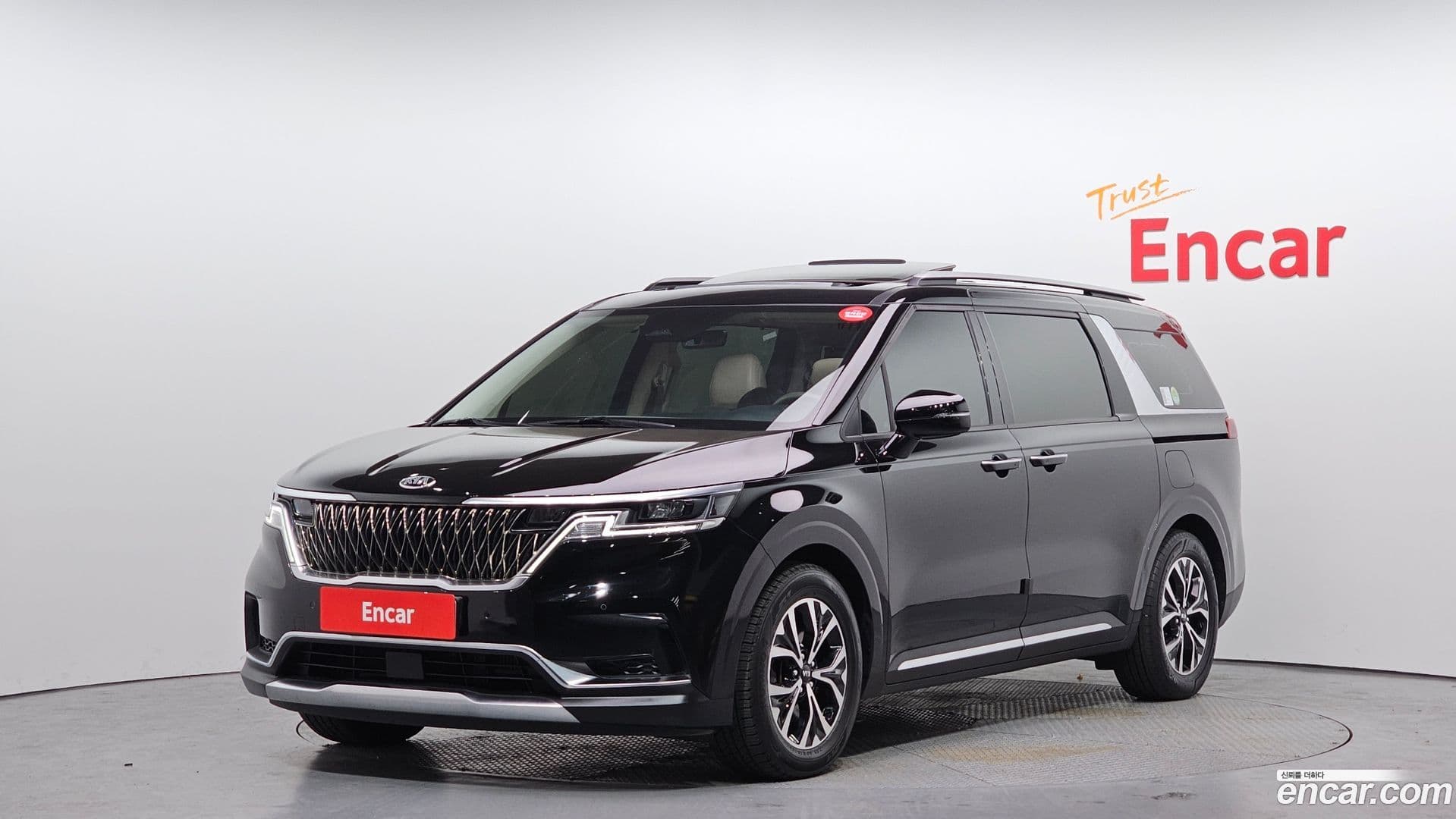 Main__Slider__Photo:Canival Kia 2020.9-0
