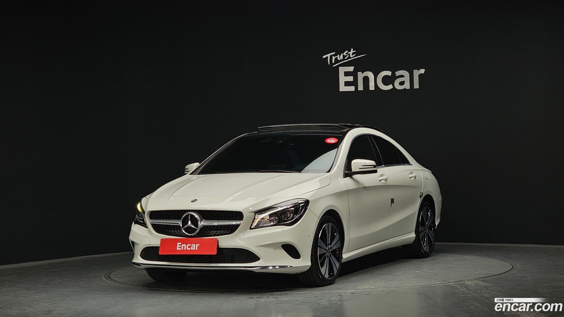 Main__Slider__Photo:CLA-Class Mercedes-Benz 2017.10-0