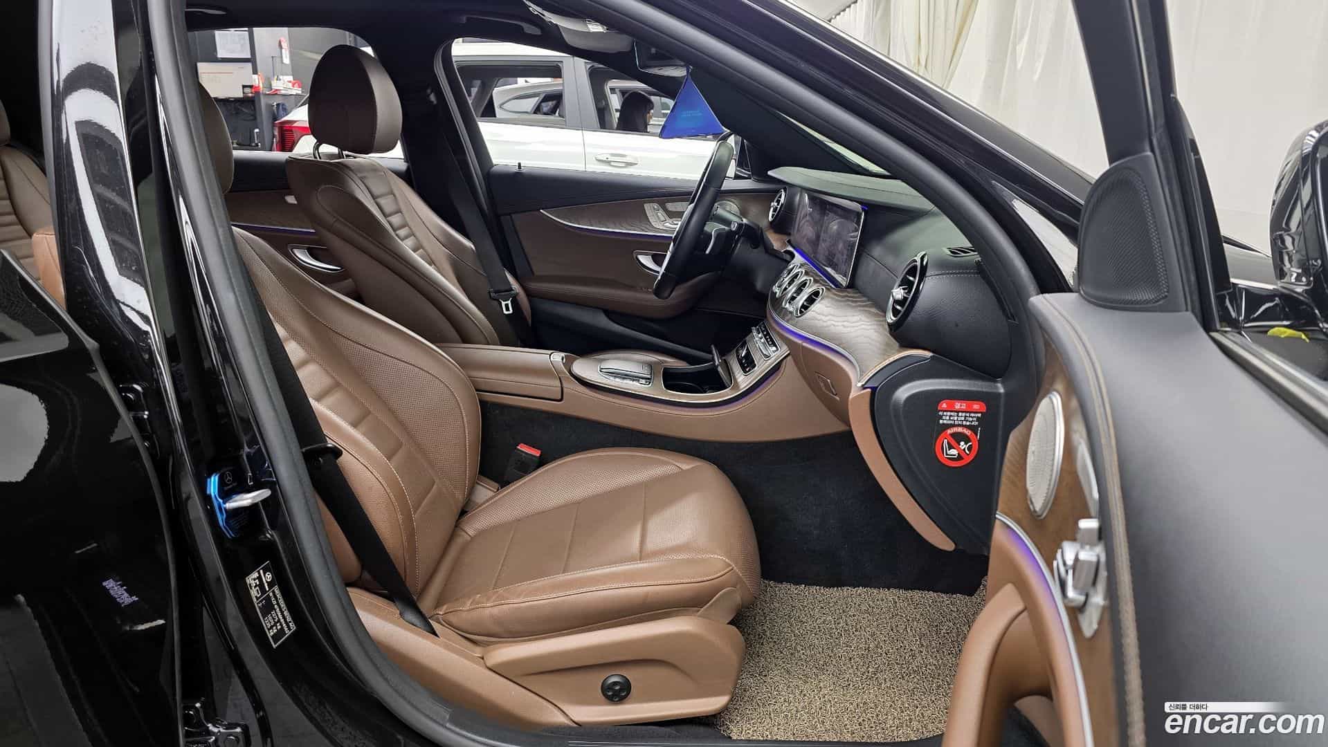 E-Class Mercedes-Benz 2020.11-OPTION-015
