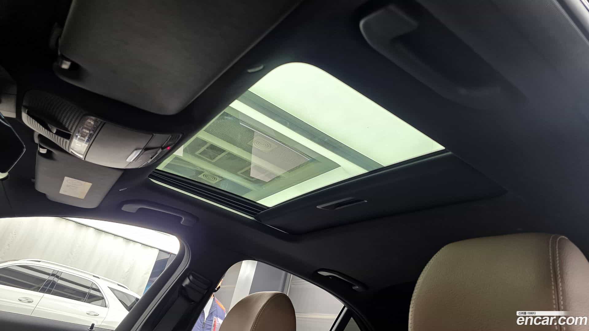 E-Class Mercedes-Benz 2020.11-OPTION-021