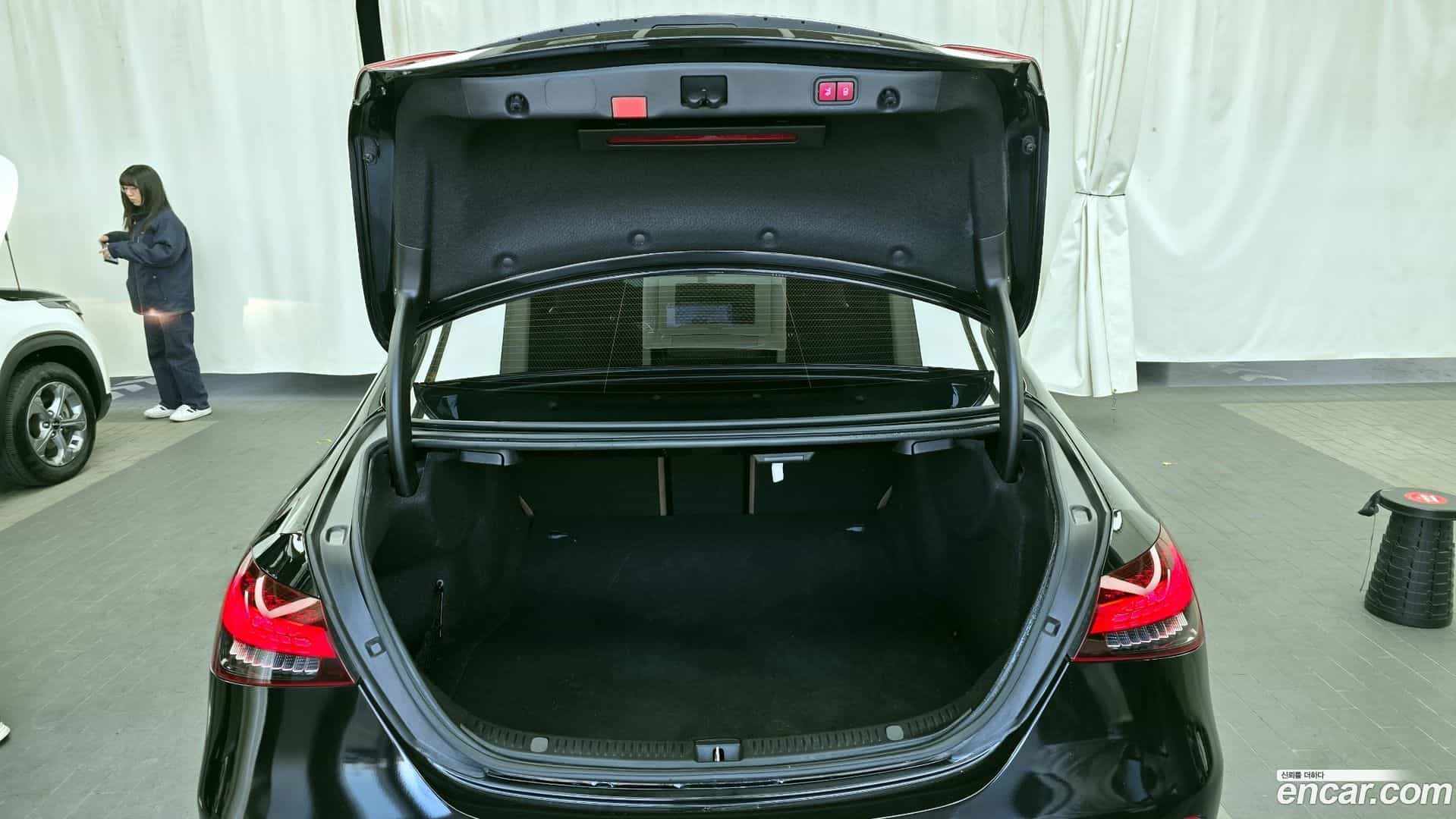 E-Class Mercedes-Benz 2020.11-OPTION-024
