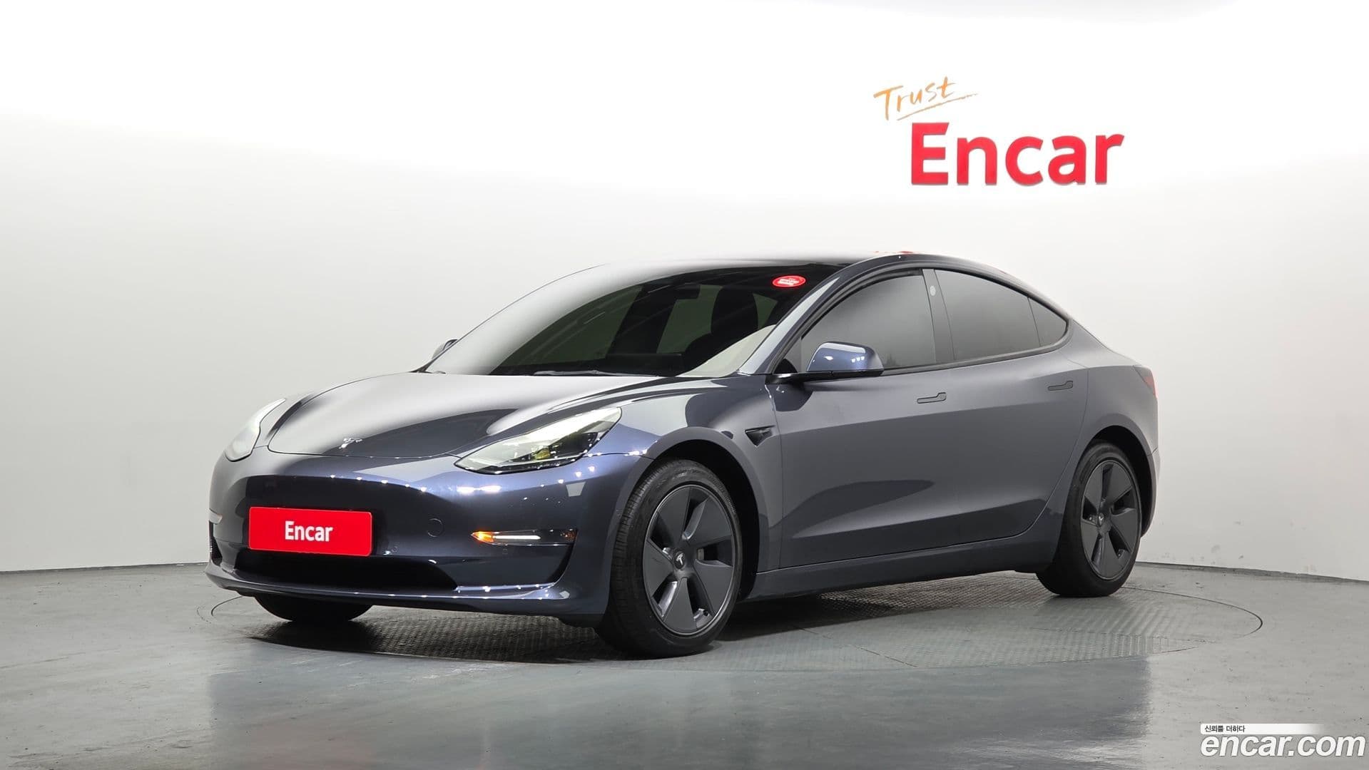 Main__Slider__Photo:Model 3 Tesla 2022.5-0