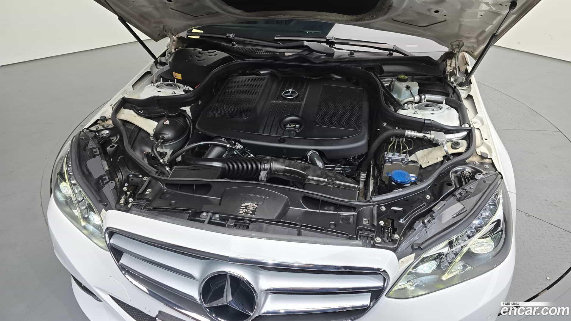 E-Class Mercedes-Benz 2013.11-INNER-006