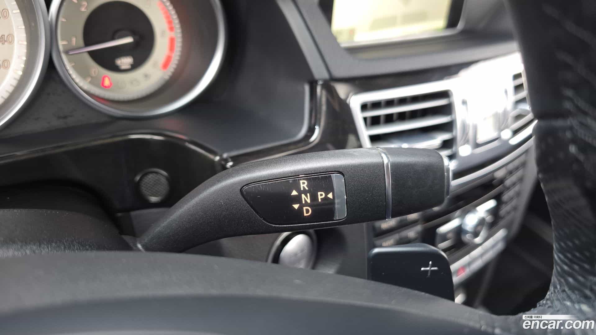 E-Class Mercedes-Benz 2013.11-INNER-009