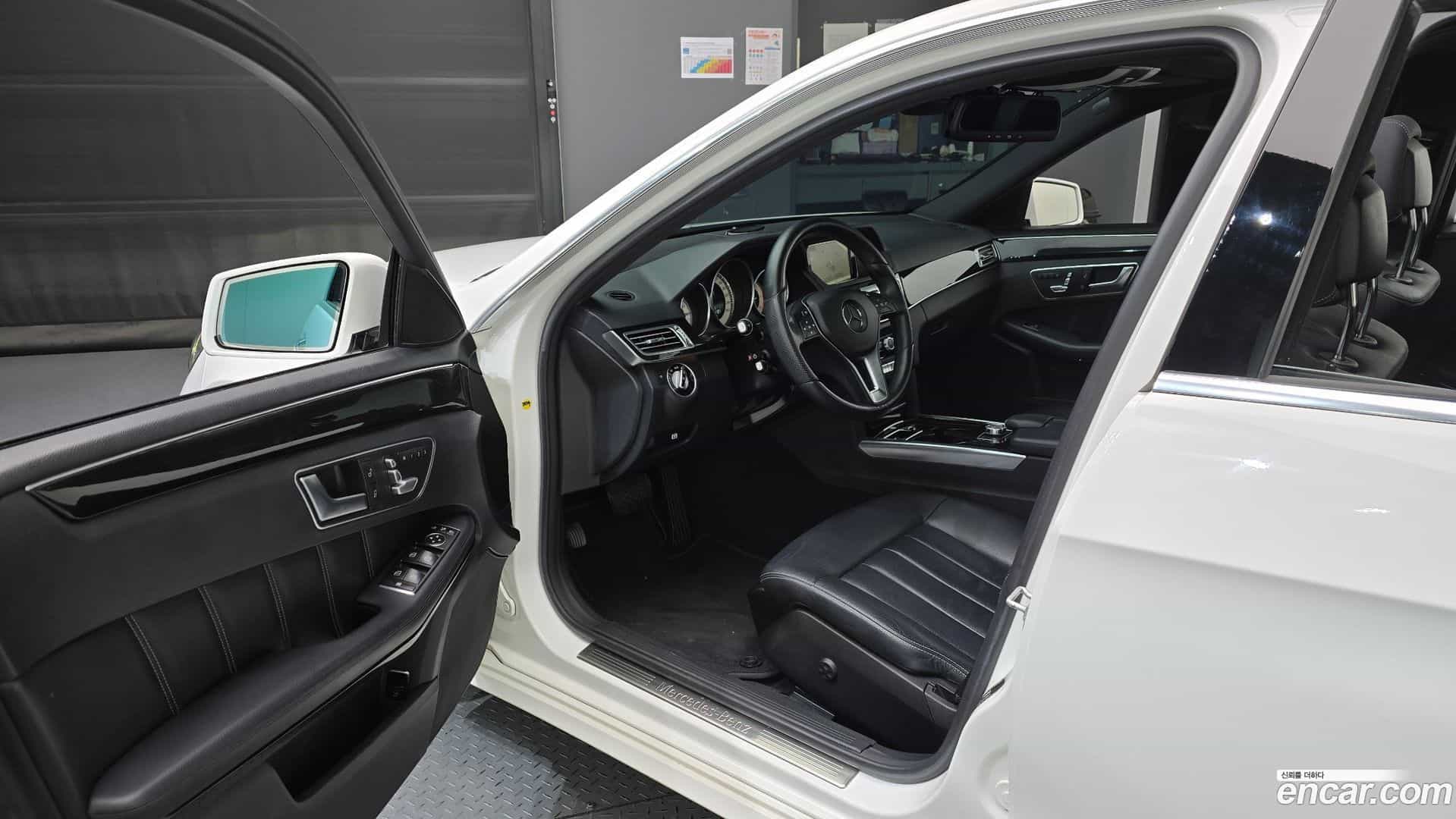 E-Class Mercedes-Benz 2013.11-INNER-010