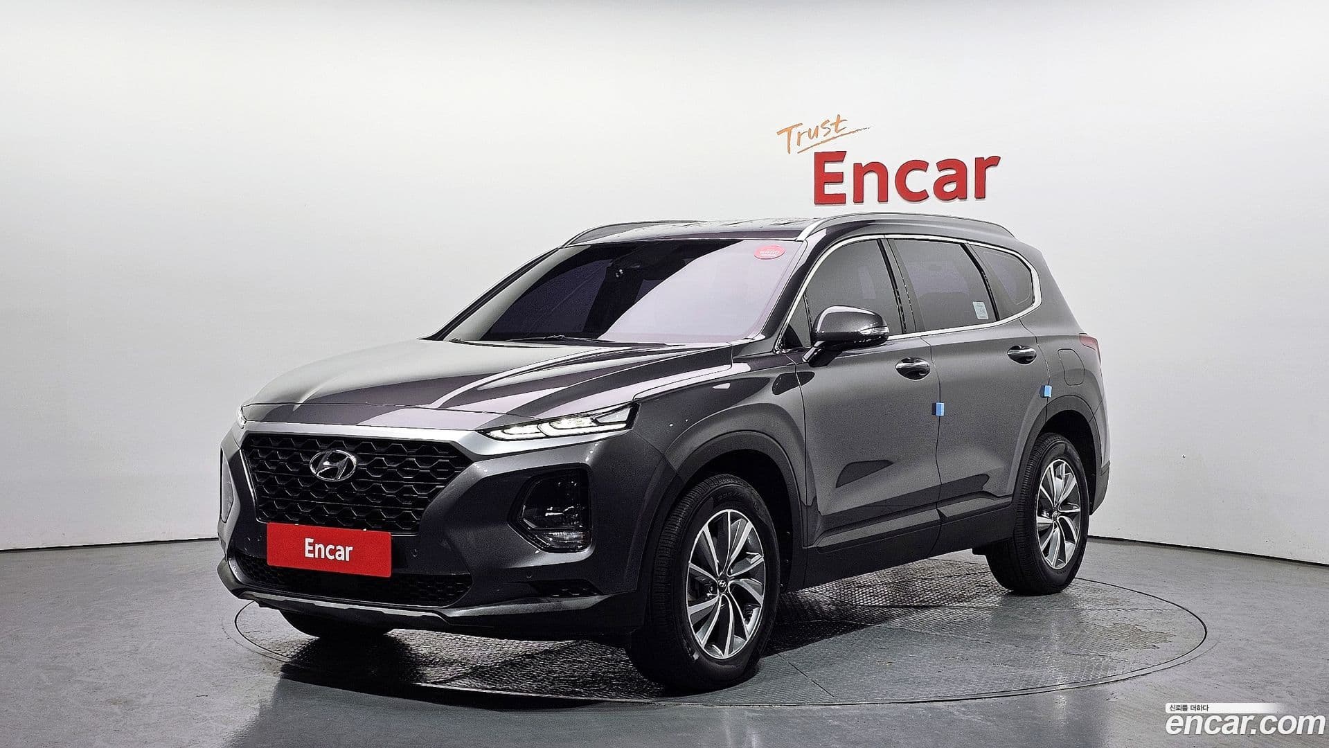 Main__Slider__Photo:Santafe Hyundai 2018.5-0