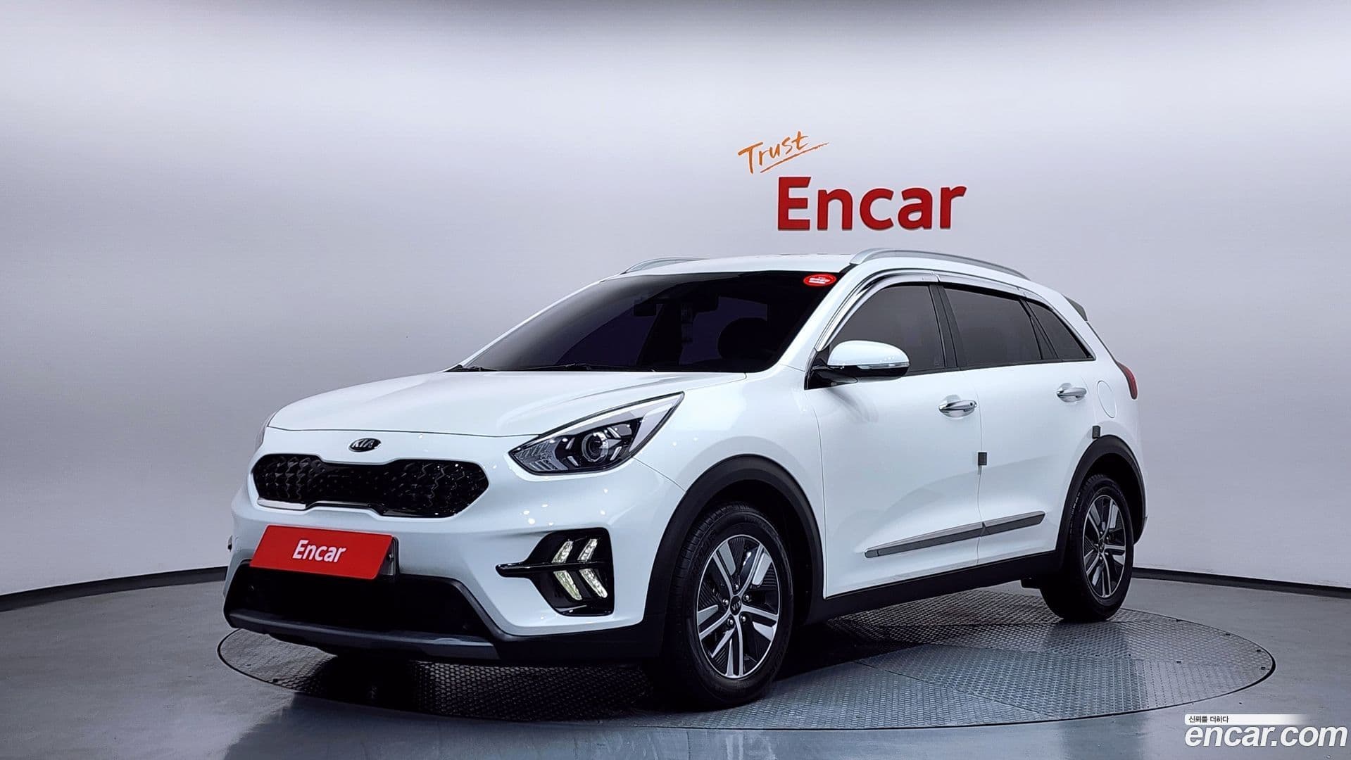 Main__Slider__Photo:Niro Kia 2019.2-0