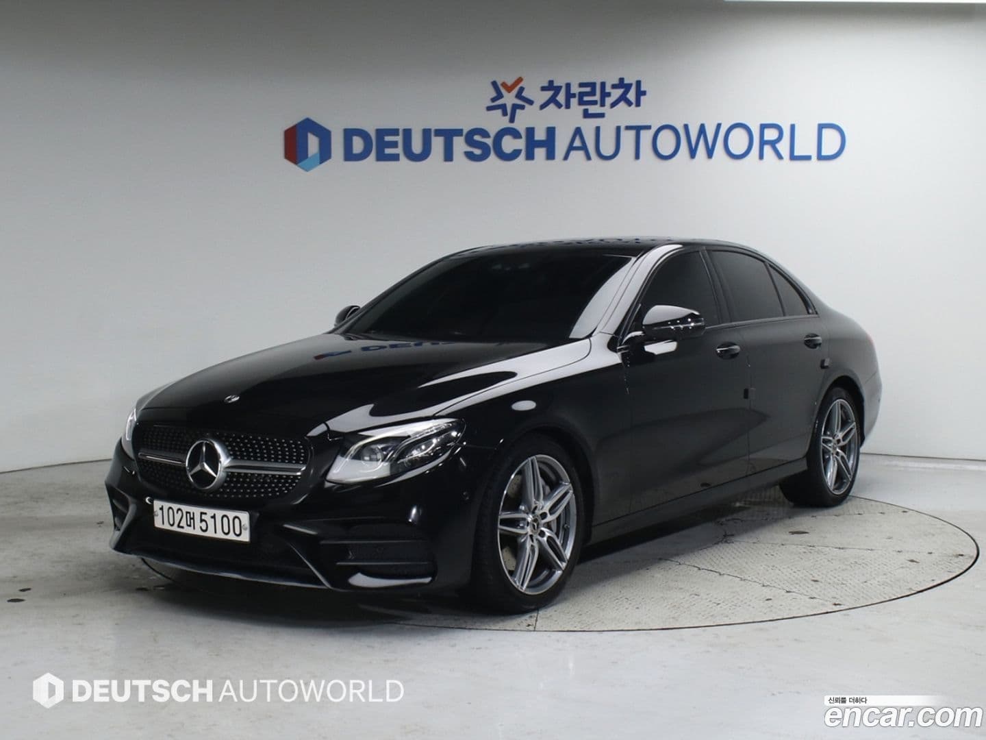 Main__Slider__Photo:E-Class Mercedes-Benz 2019.7-0