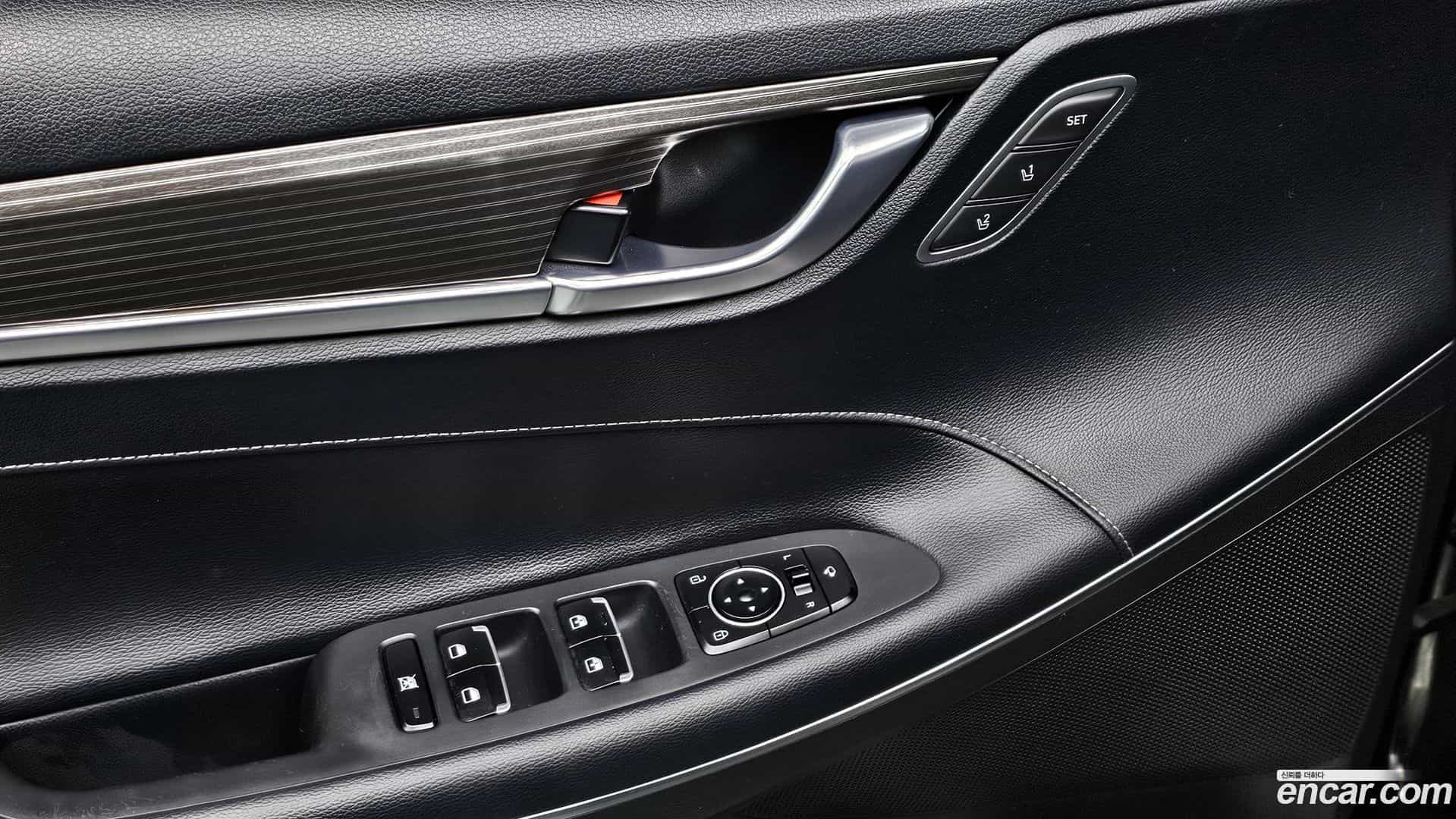 Grandeur Hyundai 2018.4-OPTION-022