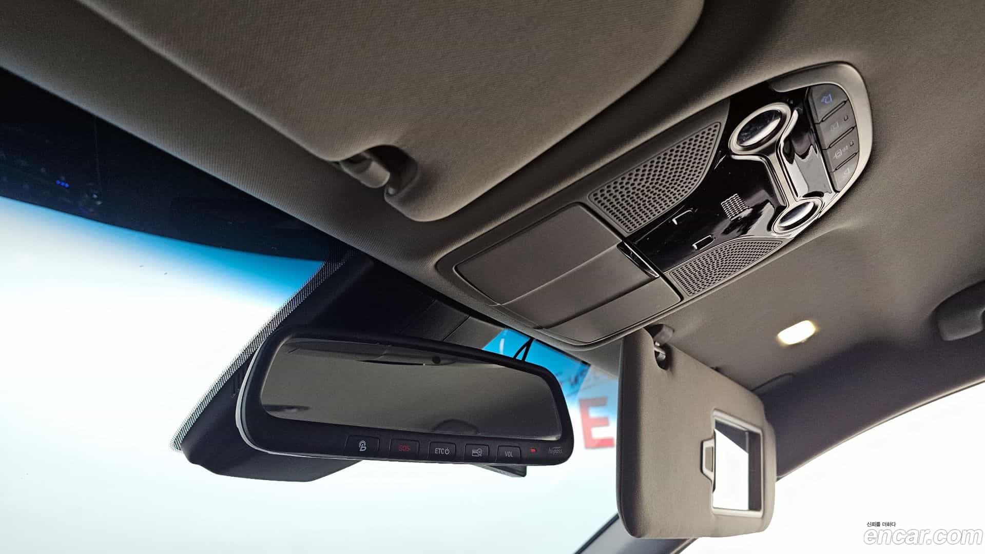 Grandeur Hyundai 2018.4-OPTION-024