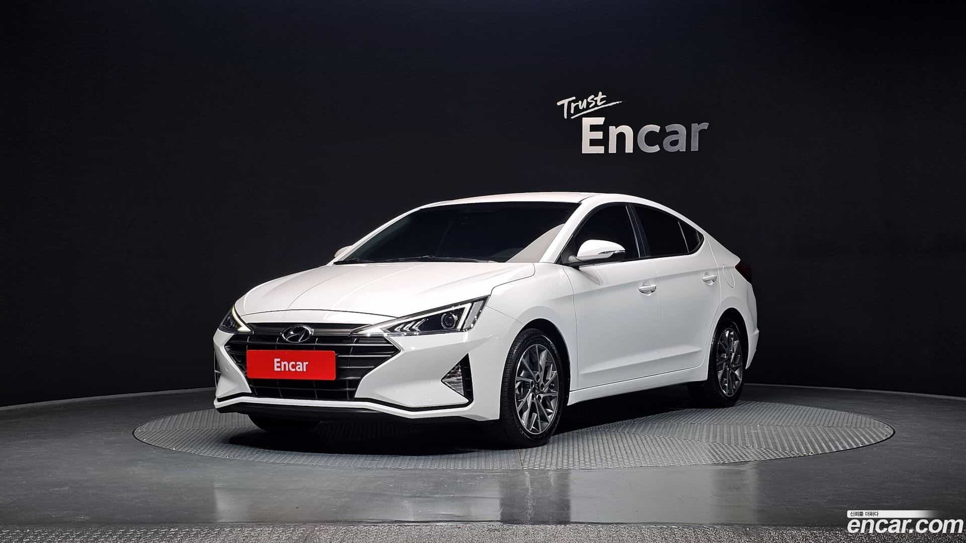 AVANTE Hyundai 2018.10-OUTER-001