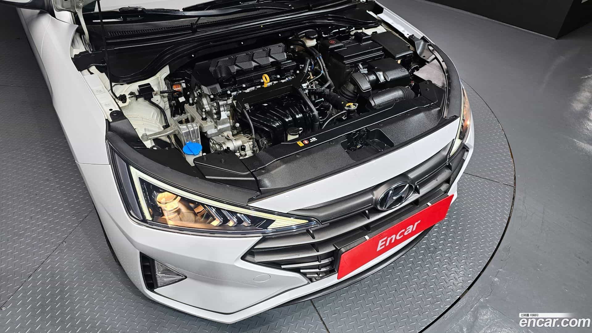 AVANTE Hyundai 2018.10-INNER-006