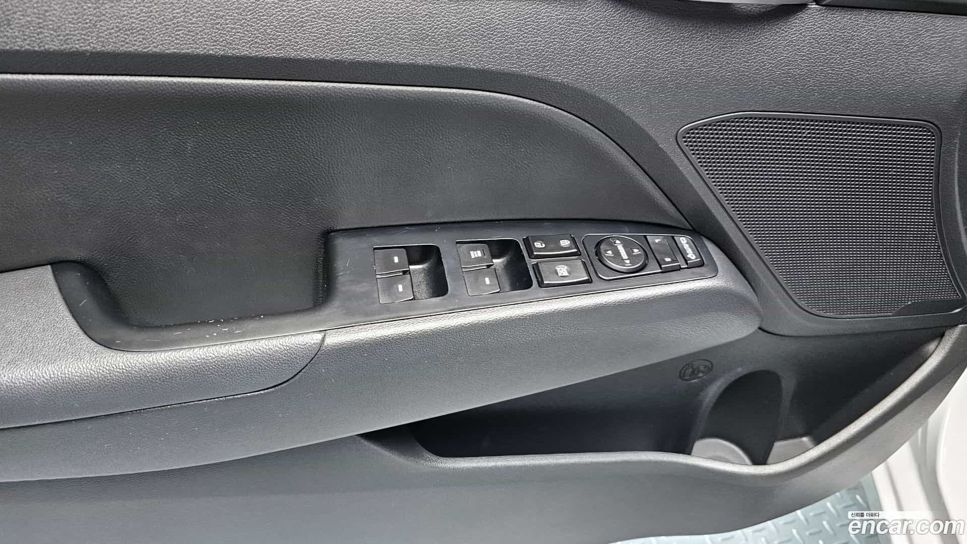 AVANTE Hyundai 2018.10-OPTION-021