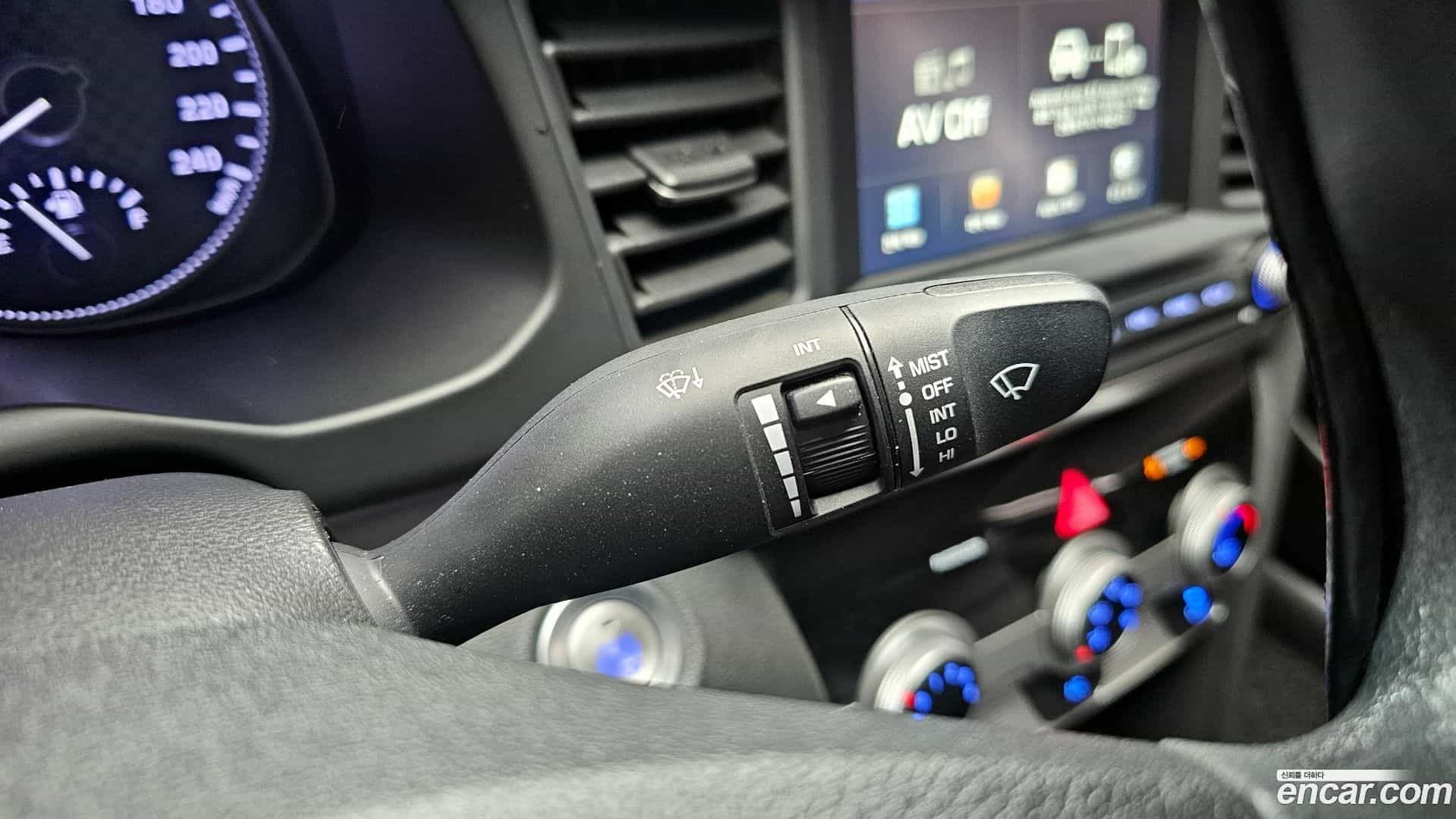 AVANTE Hyundai 2018.10-OPTION-022