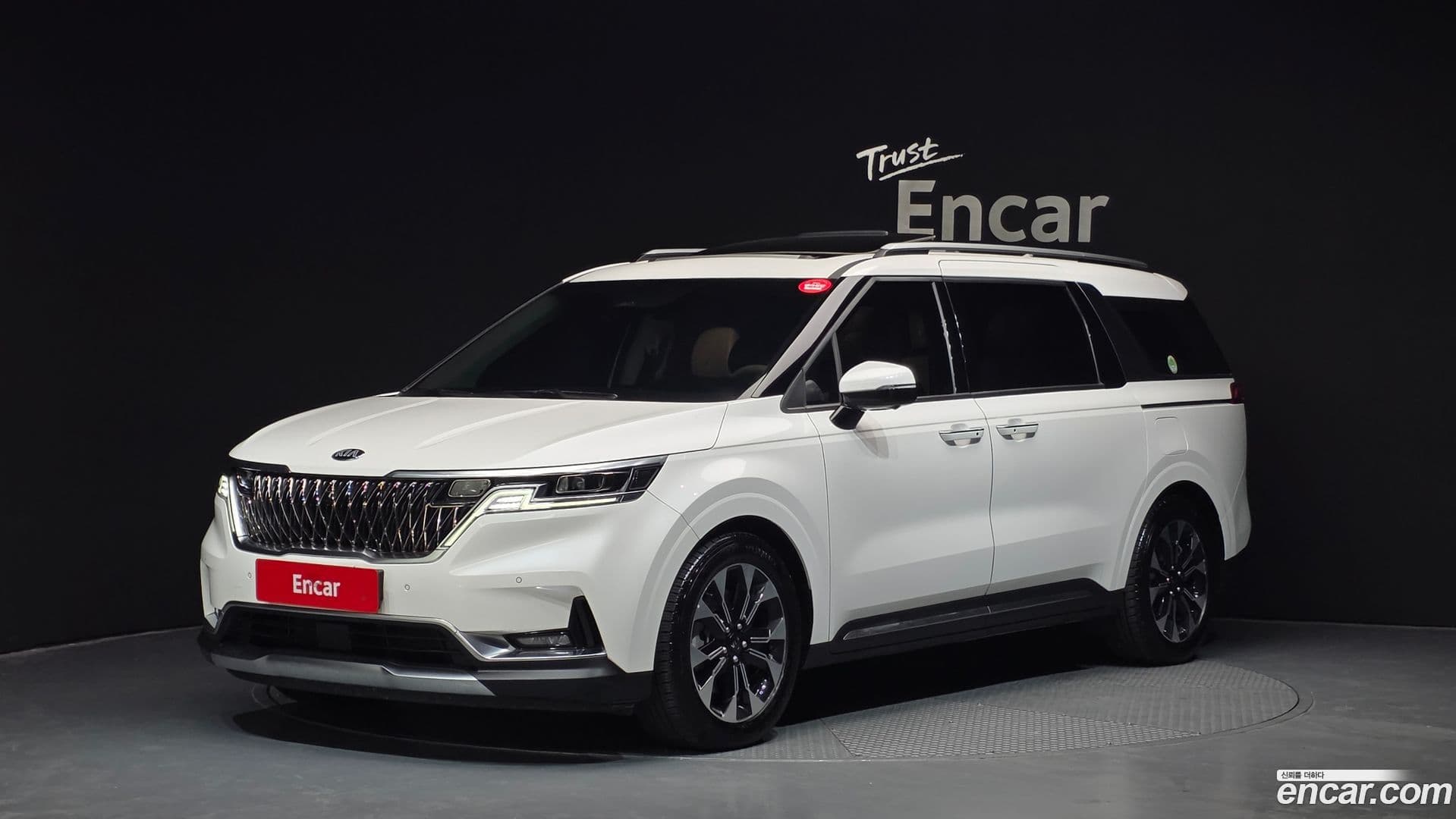 Main__Slider__Photo:Canival Kia 2020.11-0