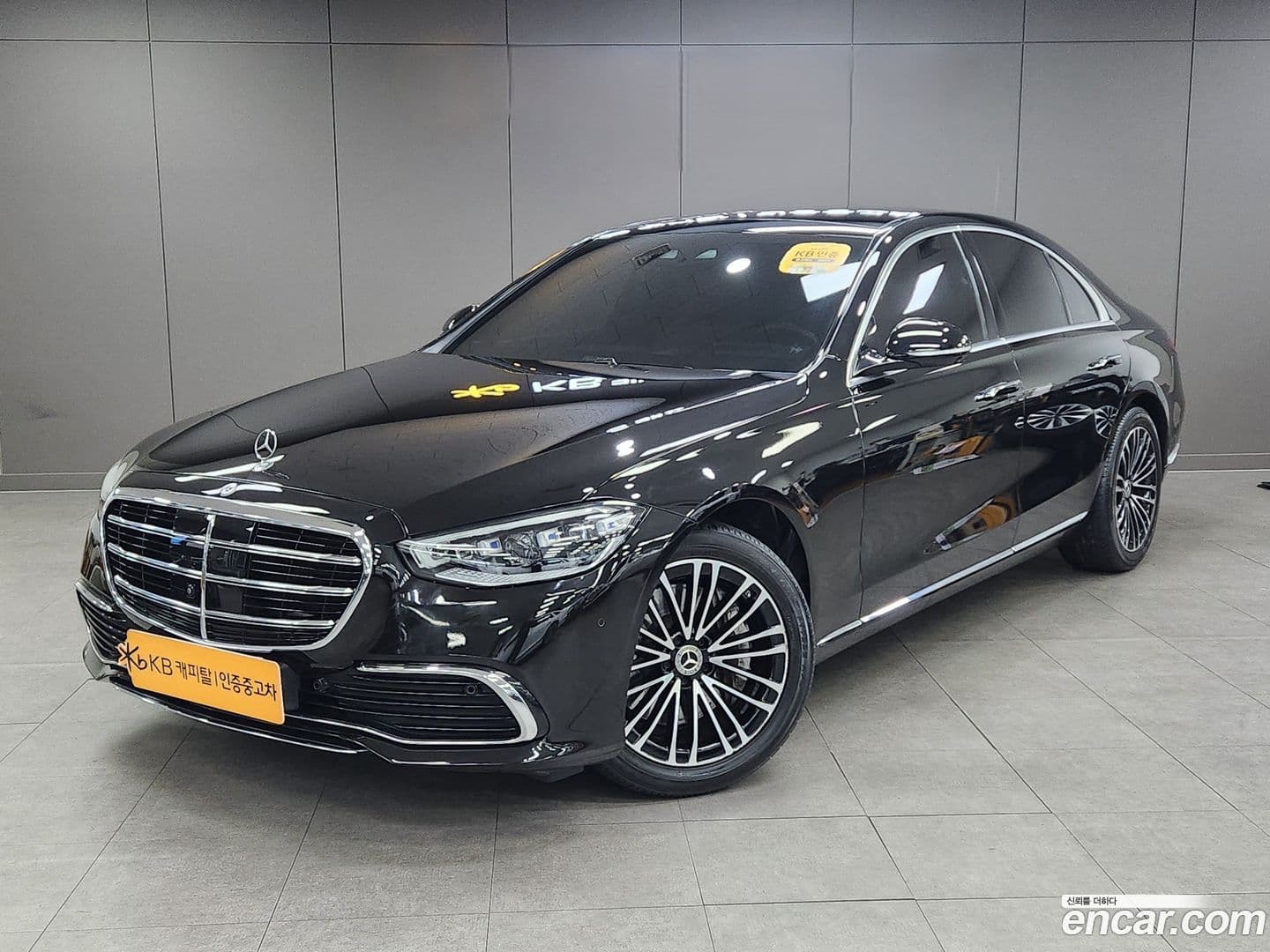 Main__Slider__Photo:S-Class Mercedes-Benz 2021.11-0