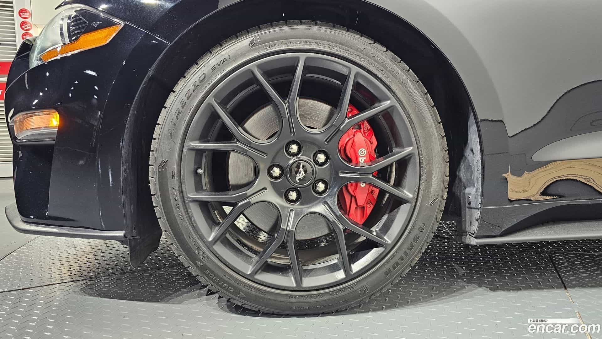 Mustang Ford 2020.11-OUTER-005