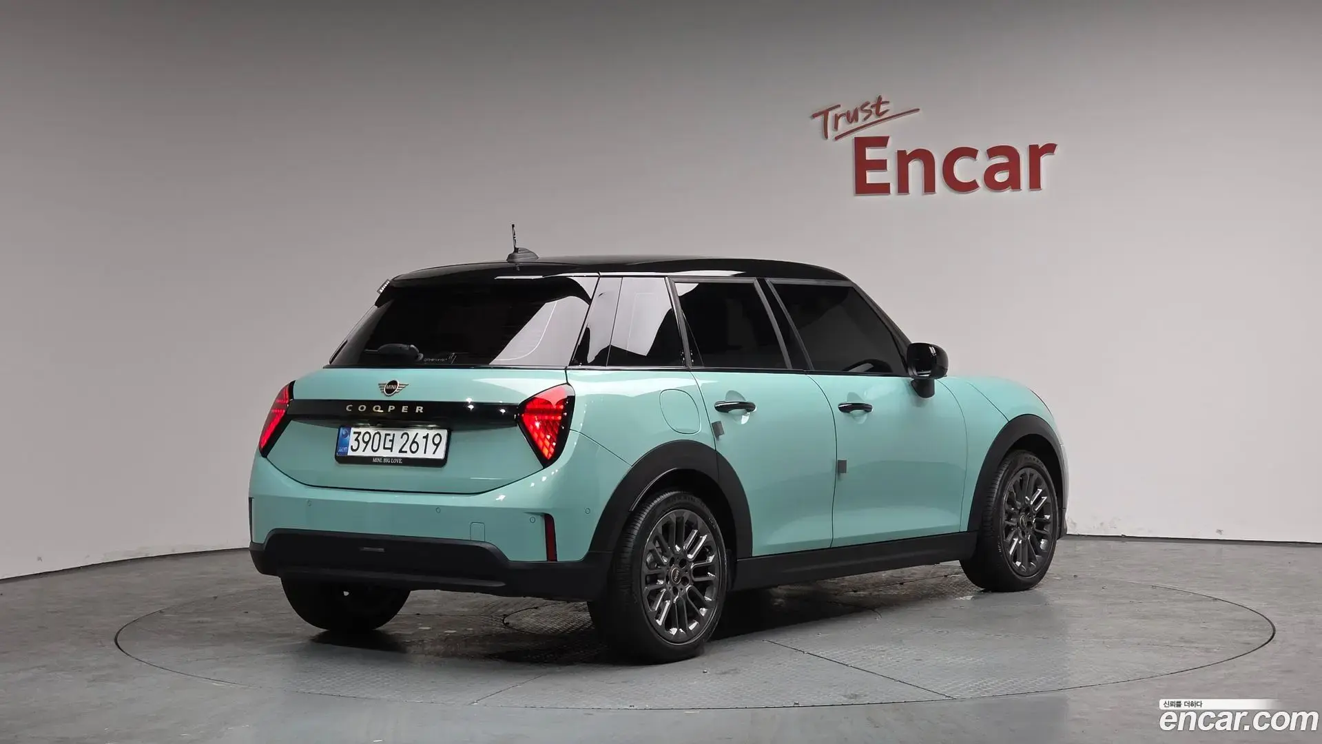 Main__Slider__Photo:Cooper Mini 2025.7-1