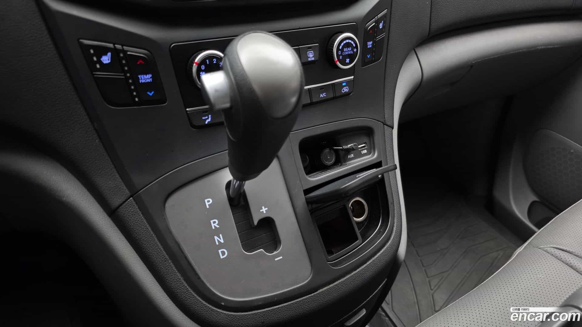 Starex Hyundai 2019.0-INNER-009