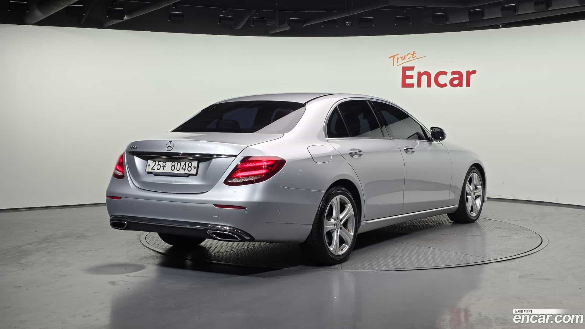 E-Class Mercedes-Benz 2017.10-OUTER-002