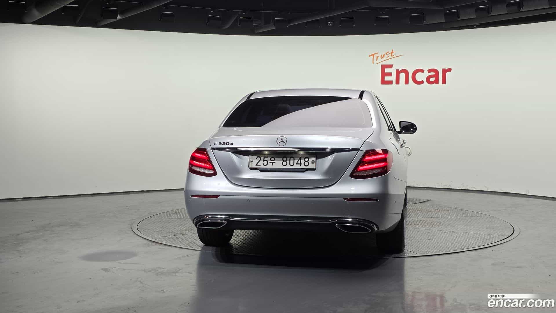 E-Class Mercedes-Benz 2017.10-OUTER-004