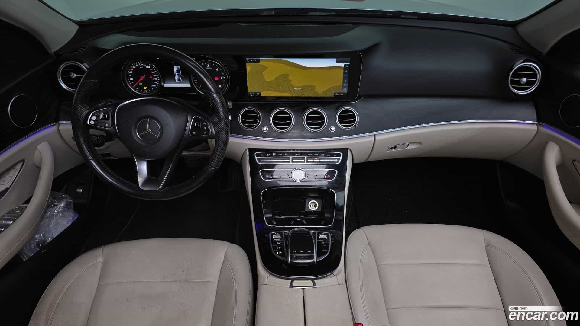 E-Class Mercedes-Benz 2017.10-INNER-007