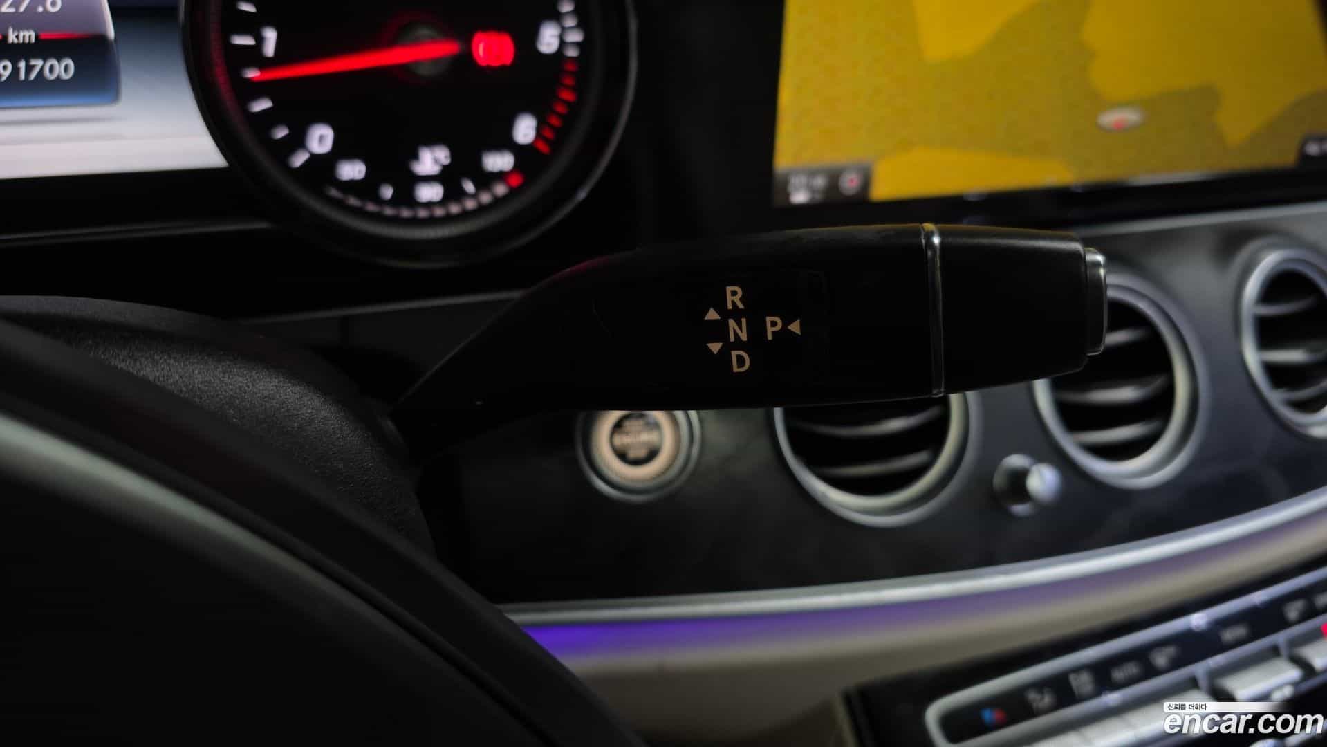 E-Class Mercedes-Benz 2017.10-INNER-009