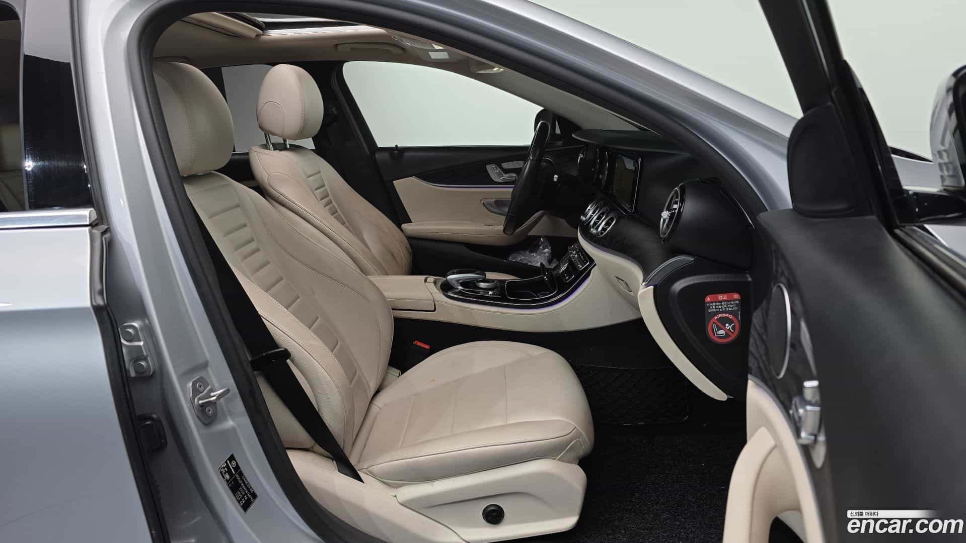 E-Class Mercedes-Benz 2017.10-OPTION-015