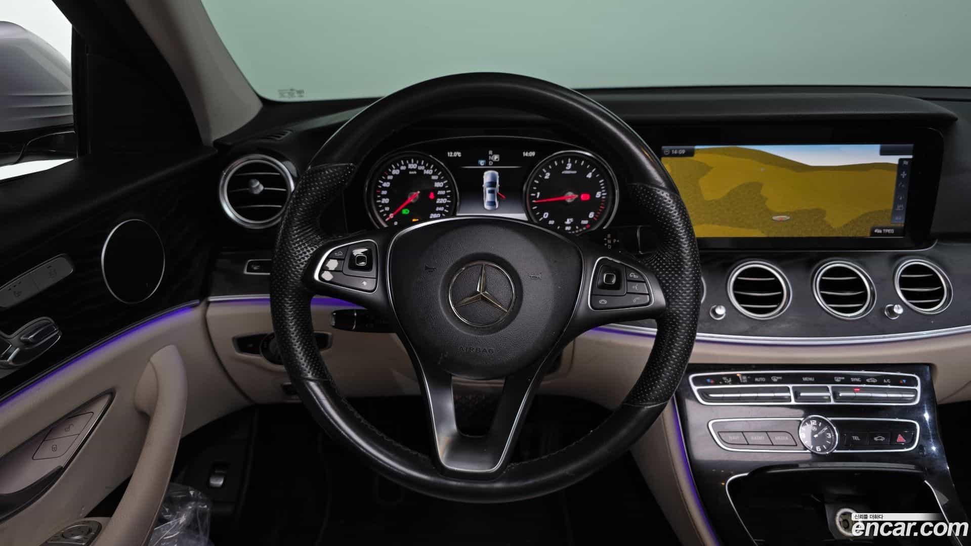 E-Class Mercedes-Benz 2017.10-OPTION-016