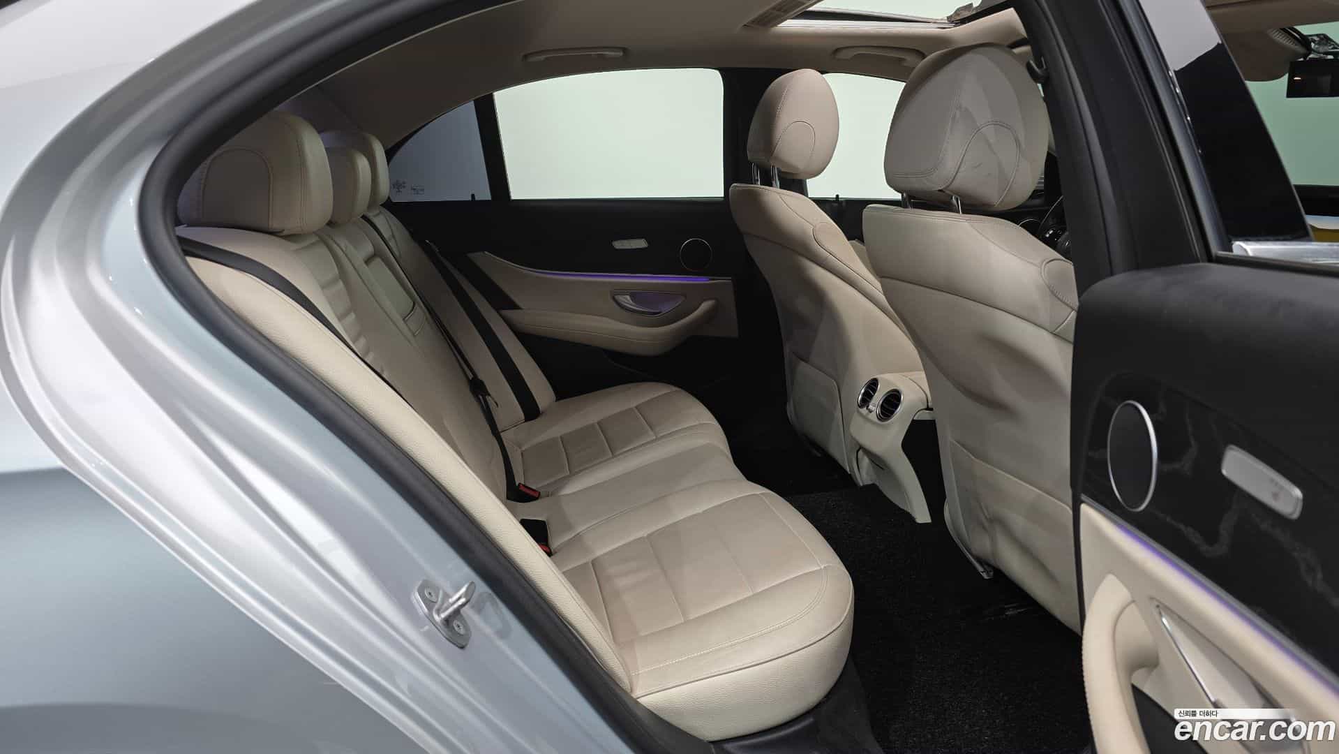E-Class Mercedes-Benz 2017.10-OPTION-017