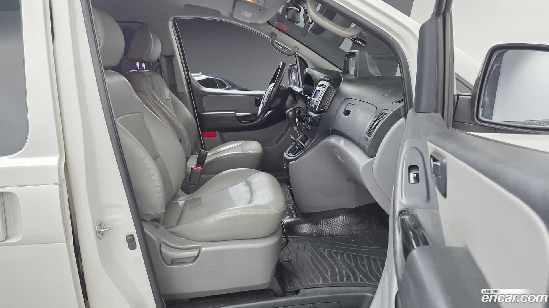 Starex Hyundai 2016.11-INNER-010
