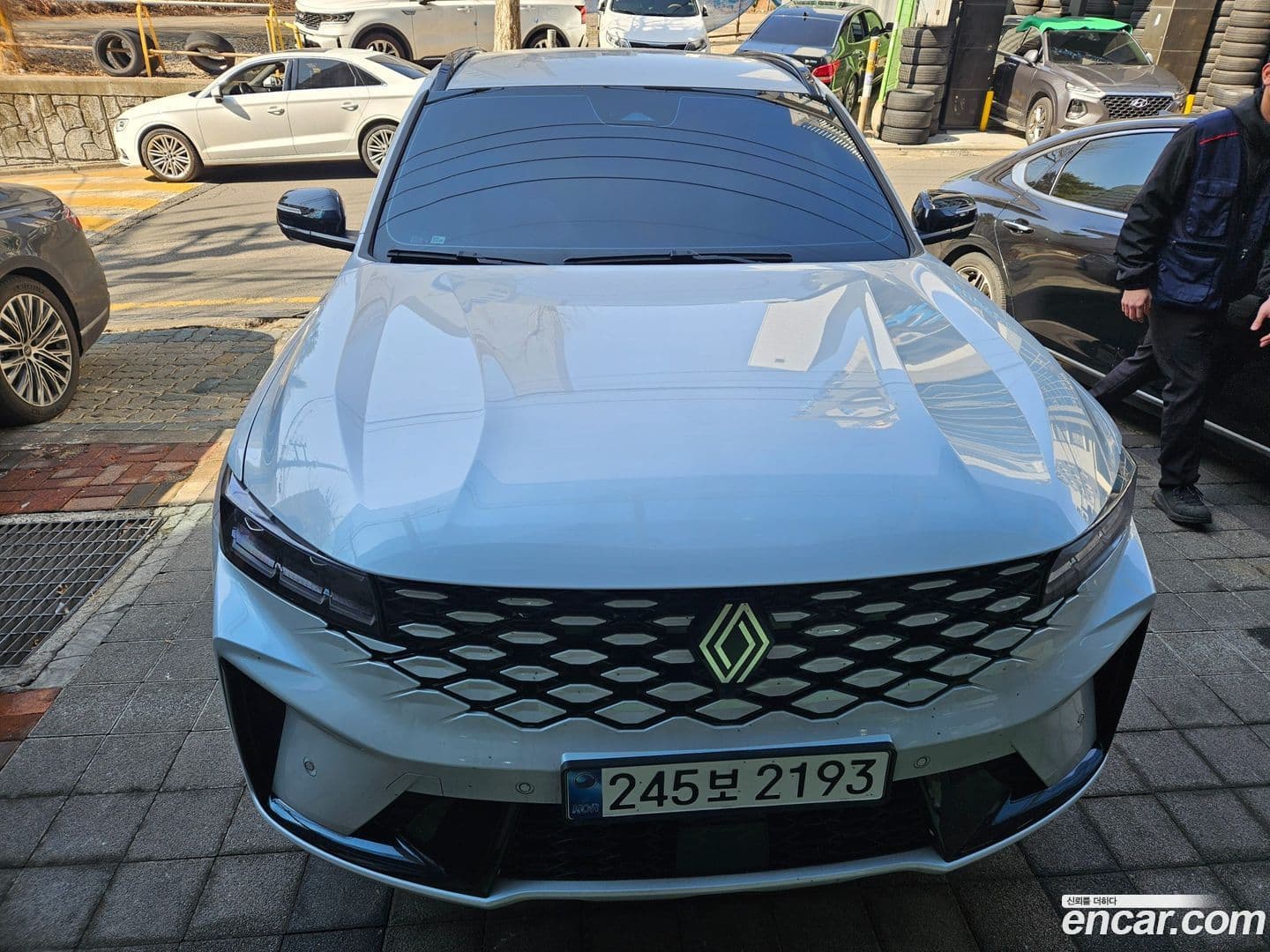 Main__Slider__Photo:Grand Koleos Renault Korea 2025.1-0