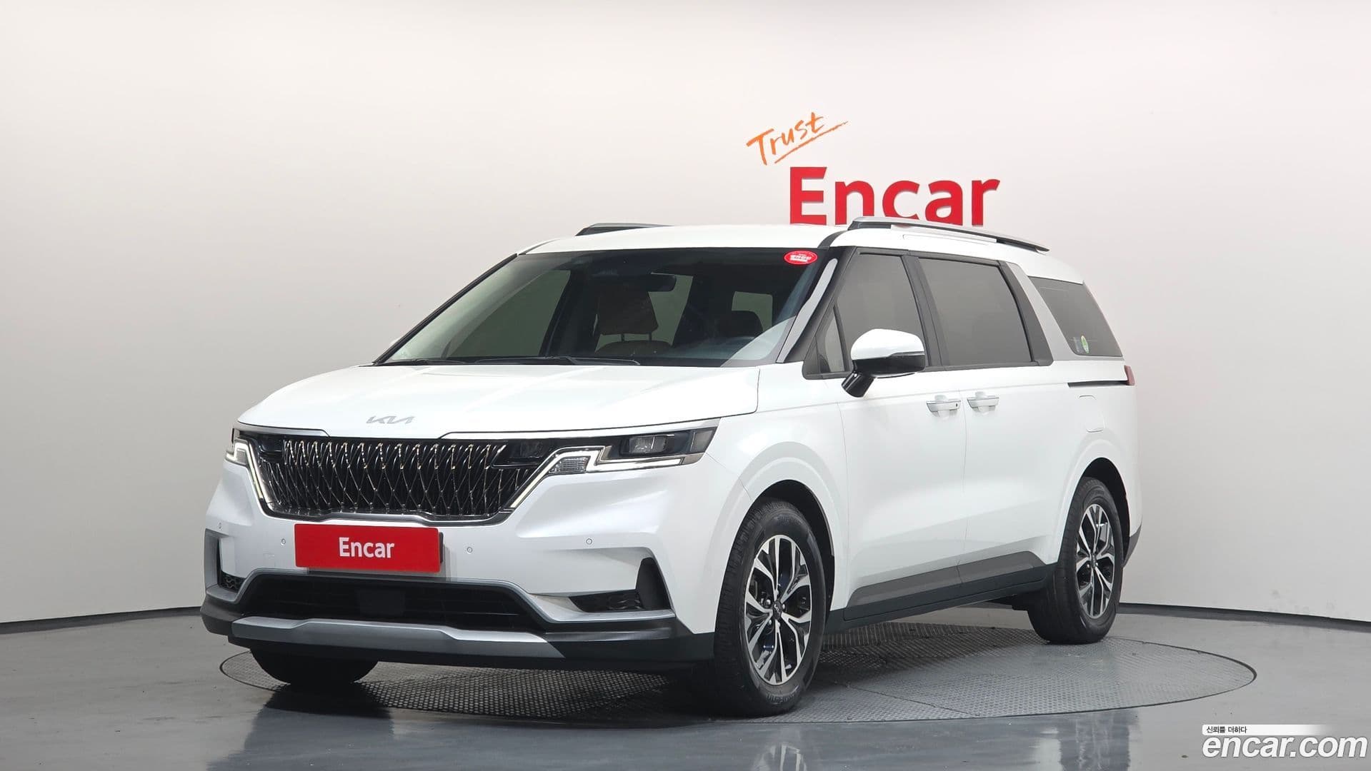 Main__Slider__Photo:Canival Kia 2023.1-0