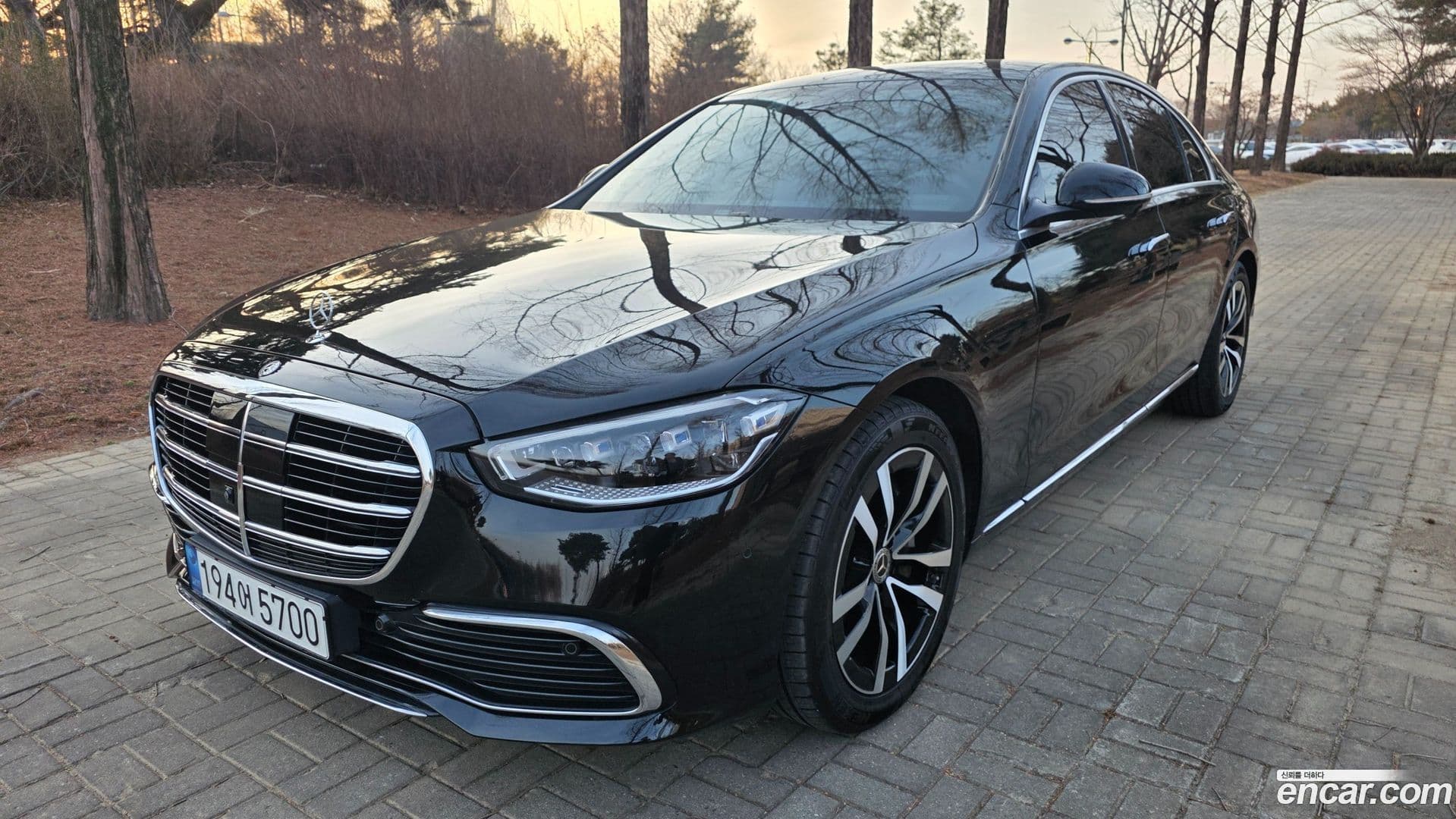 Main__Slider__Photo:S-Class Mercedes-Benz 2021.6-0