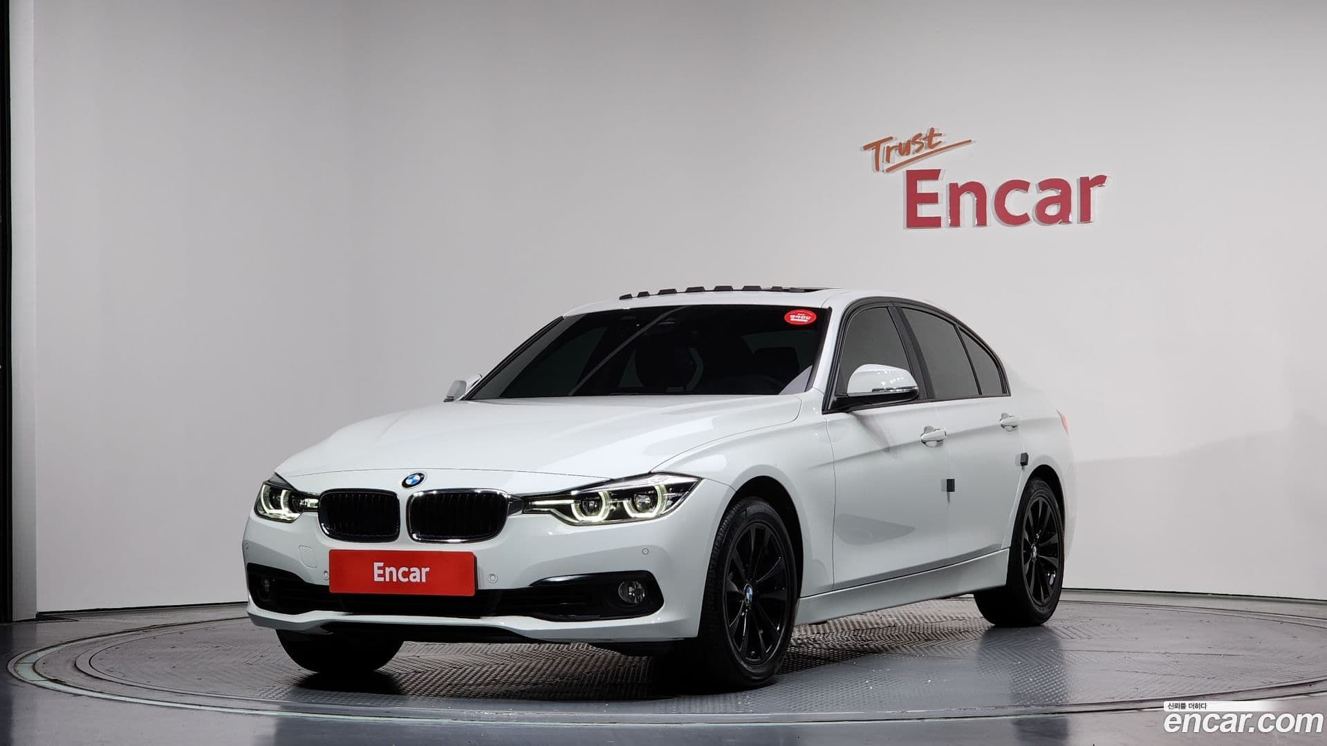 Main__Slider__Photo:3-Series BMW 2018.11-0
