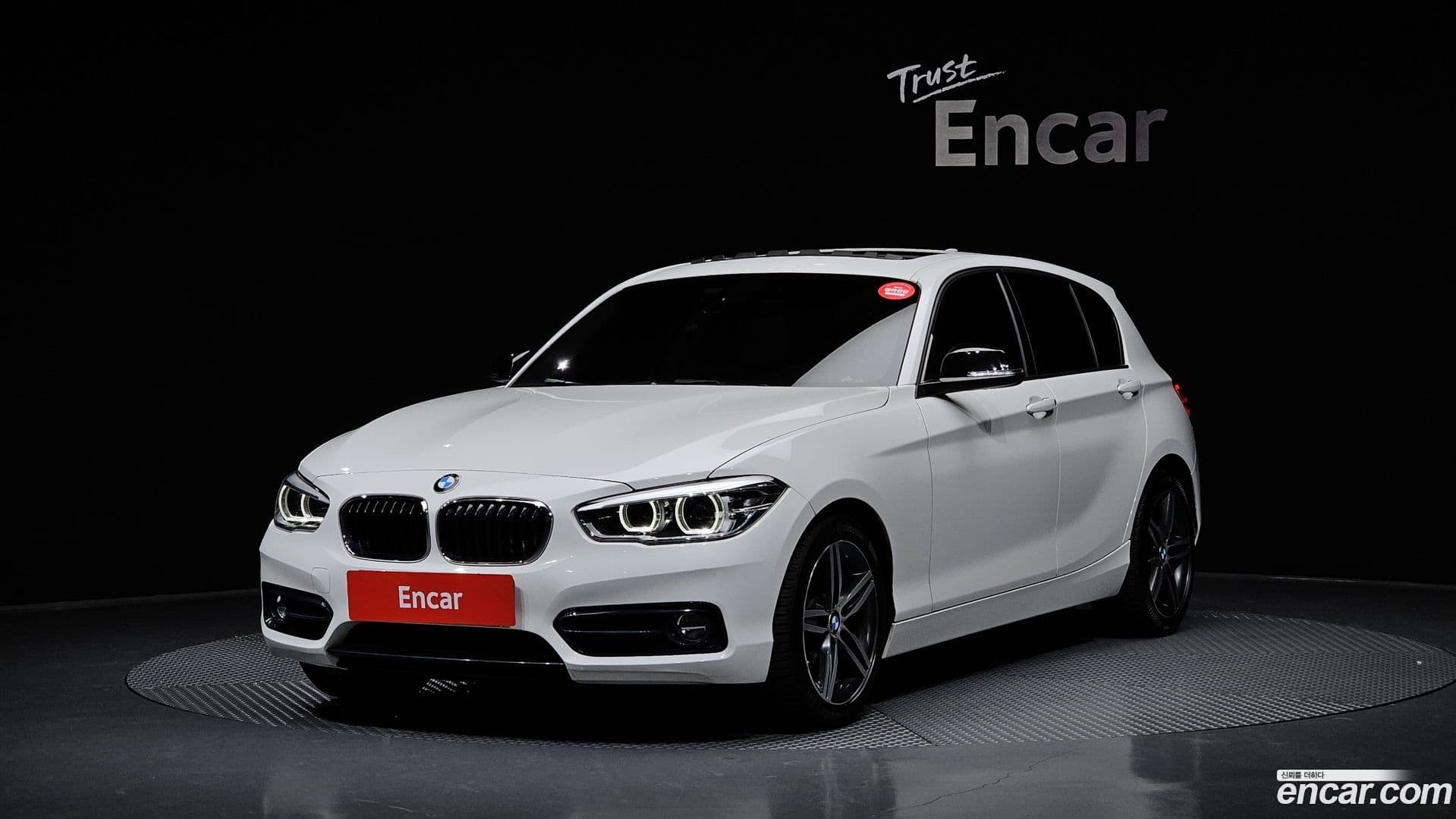 Main__Slider__Photo:1-Series BMW 2019.5-0