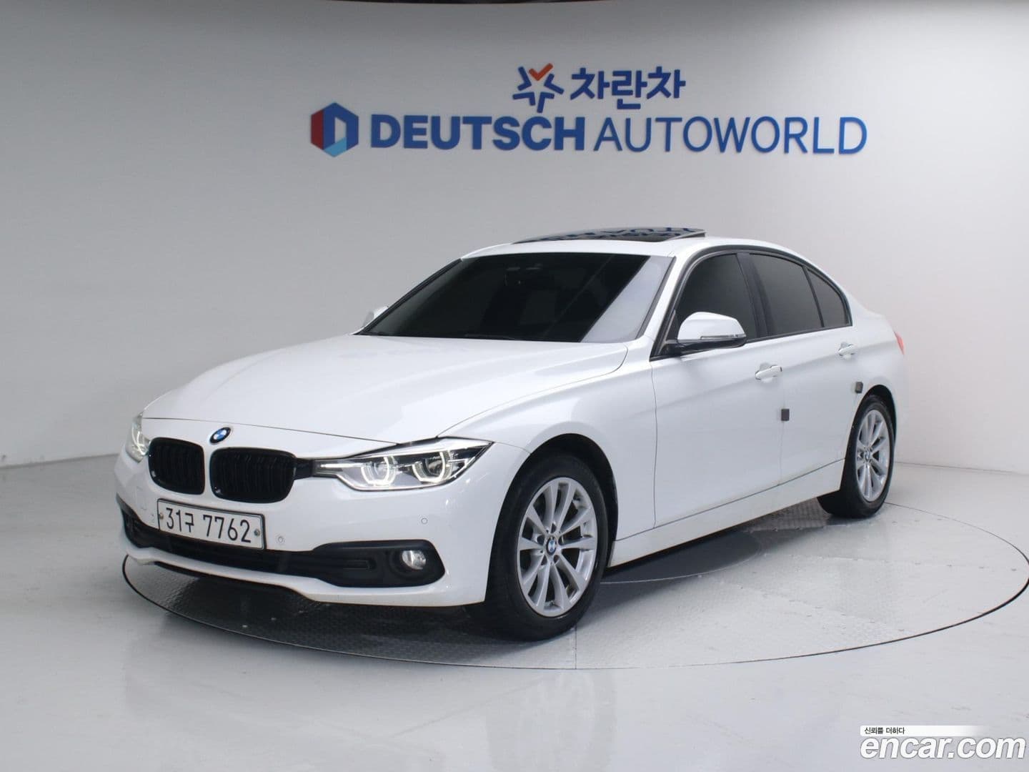 Main__Slider__Photo:3-Series BMW 2018.11-0