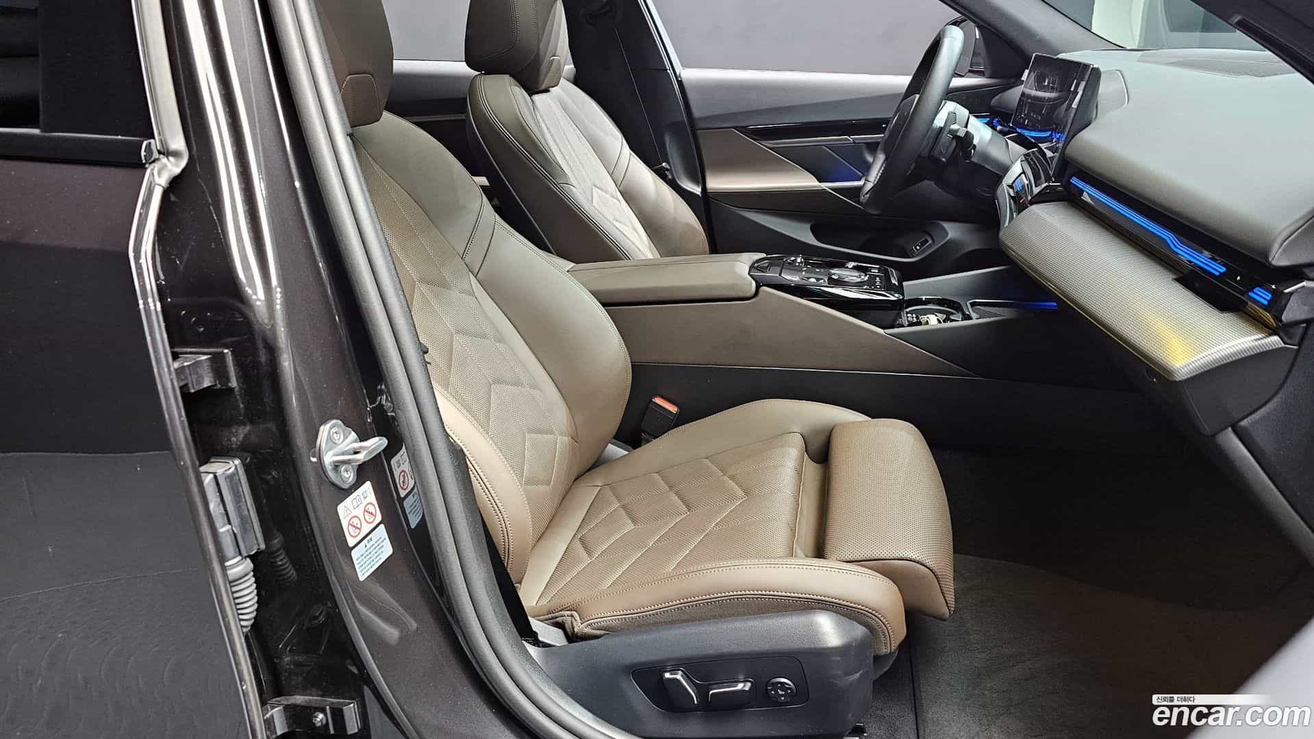5-Series BMW 2024.6-INNER-010