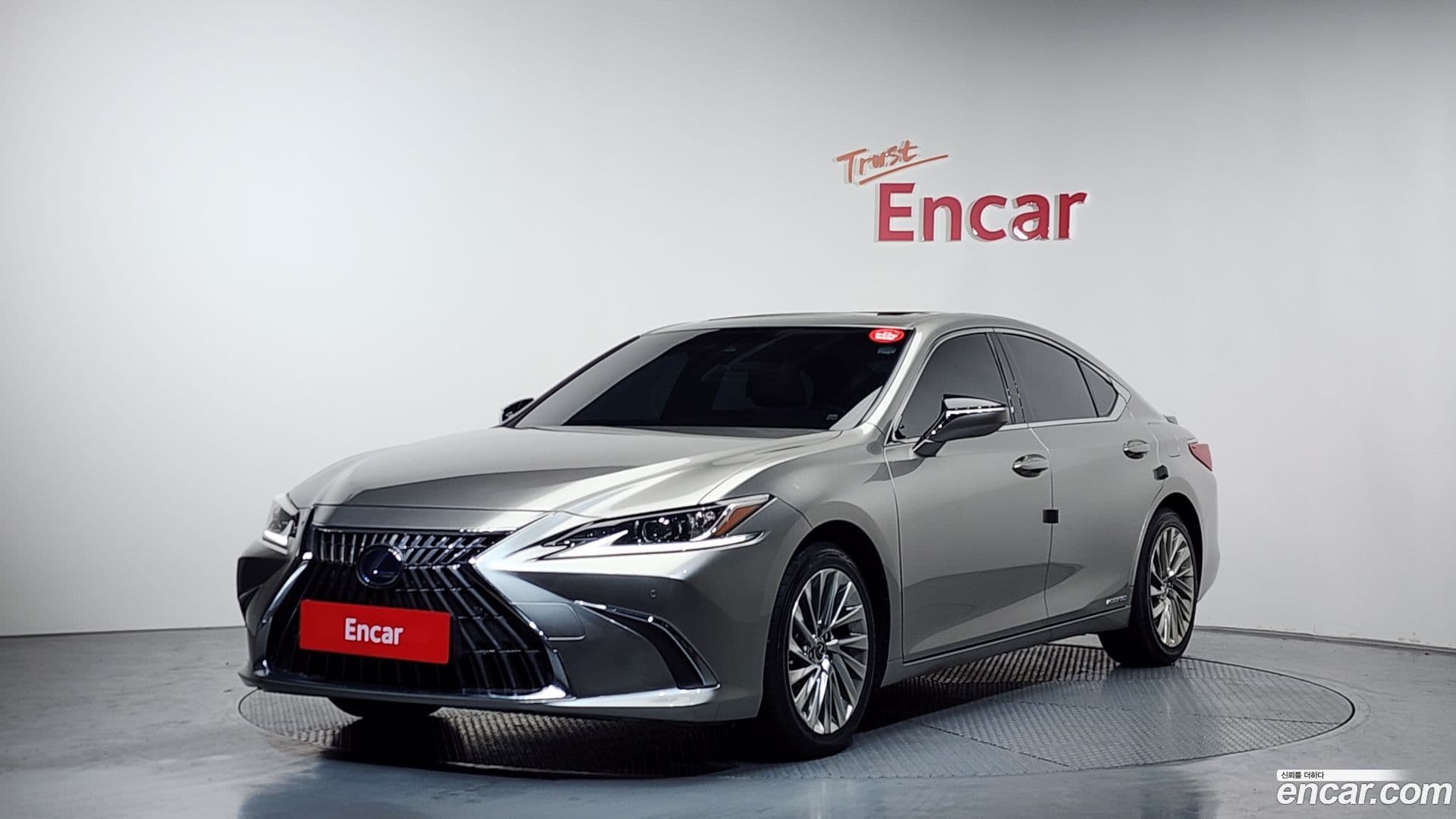 Main__Slider__Photo:ES Lexus 2022.5-0