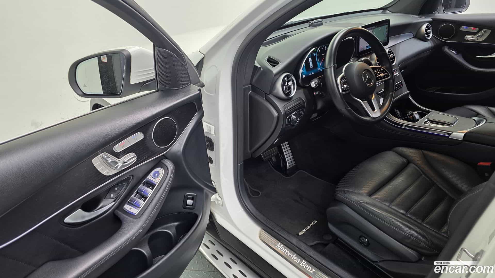 GLC-Class Mercedes-Benz 2020.3-OPTION-017