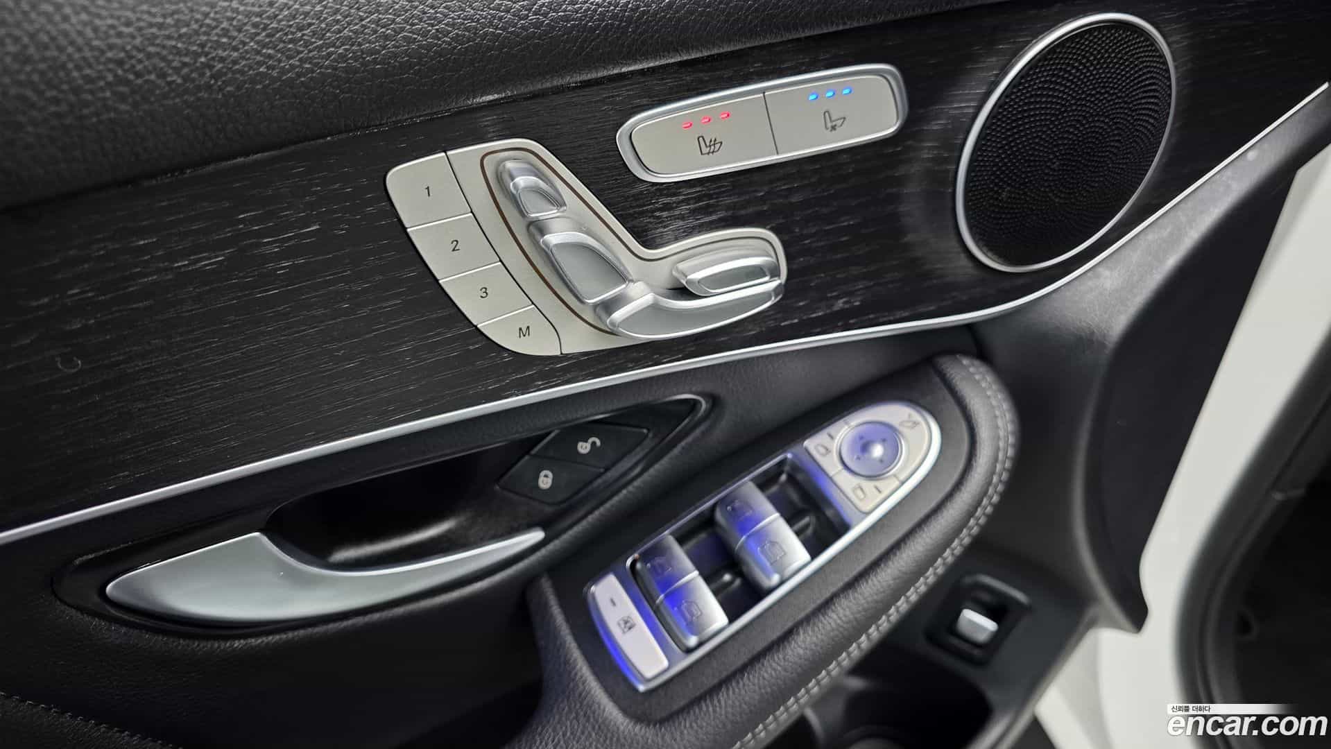 GLC-Class Mercedes-Benz 2020.3-OPTION-018